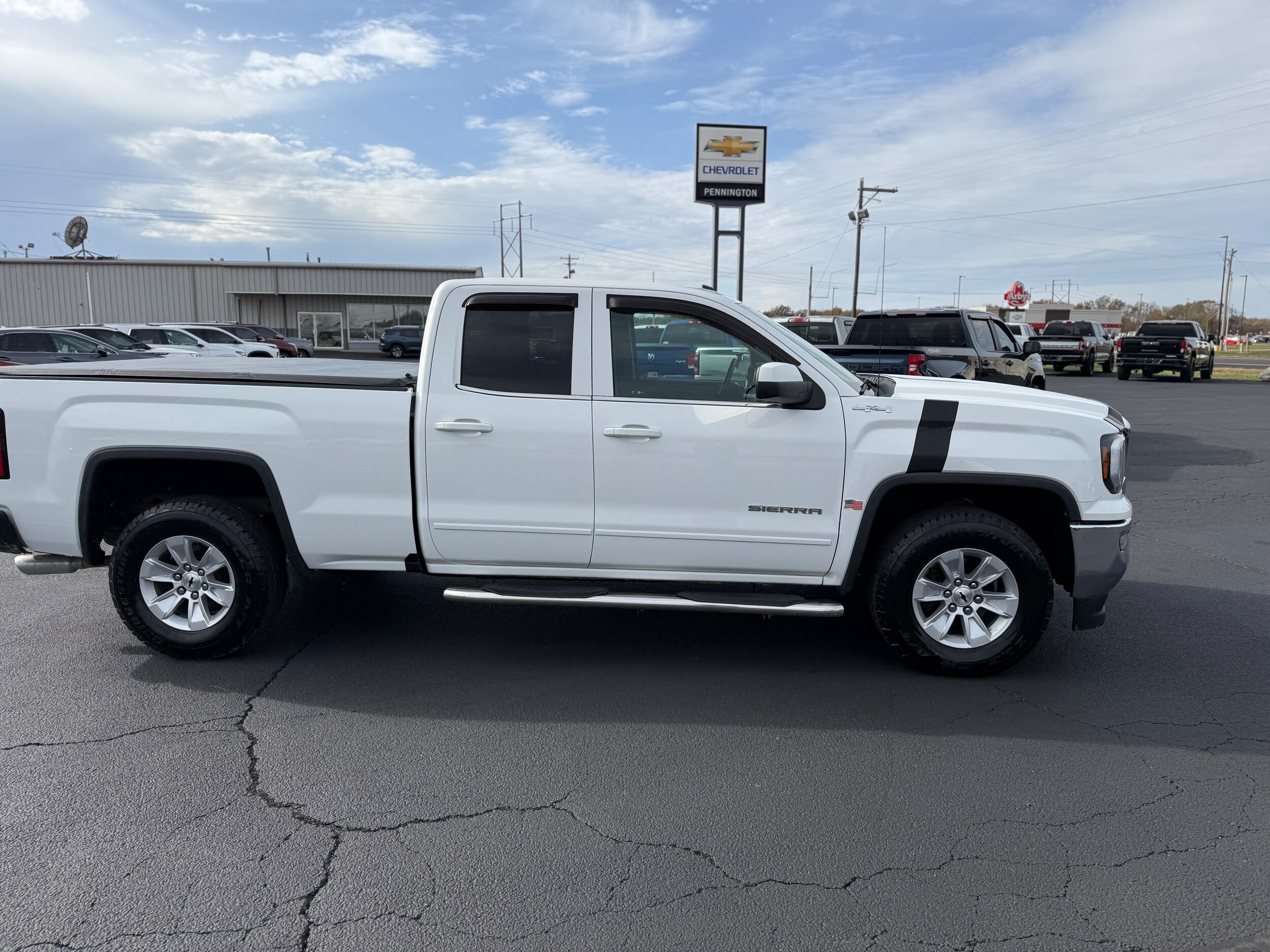 2017 Gmc Sierra 1500 SLE photo 3