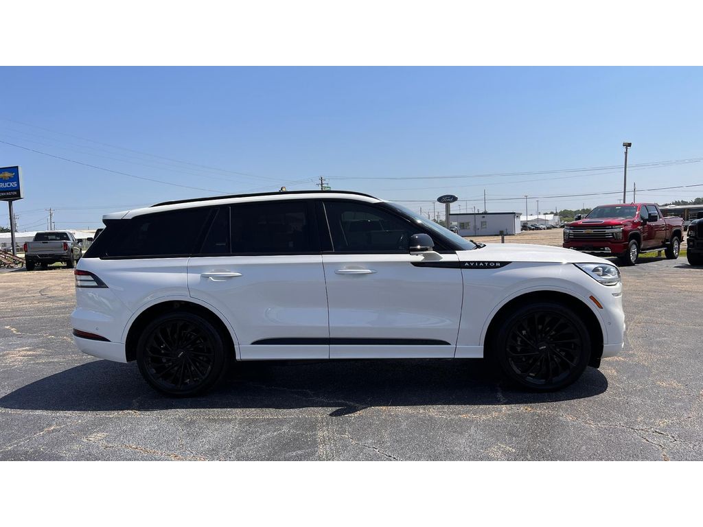 2023 Lincoln Aviator Reserve photo 4