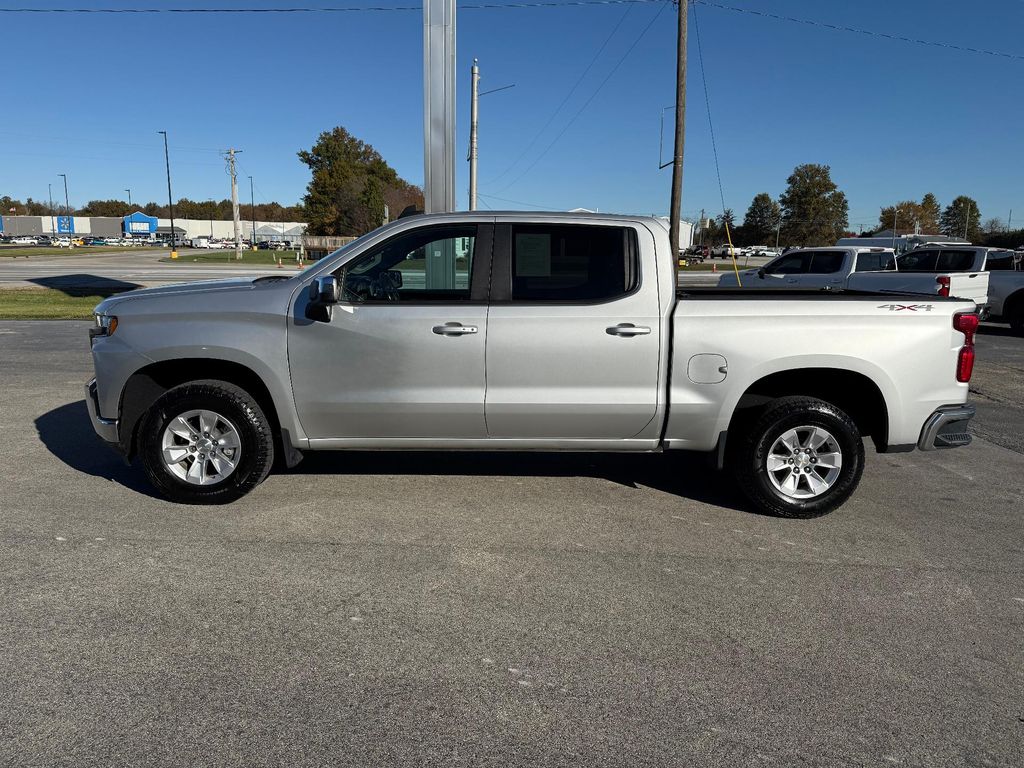 2020 Chevrolet Silverado 1500 LT photo 2