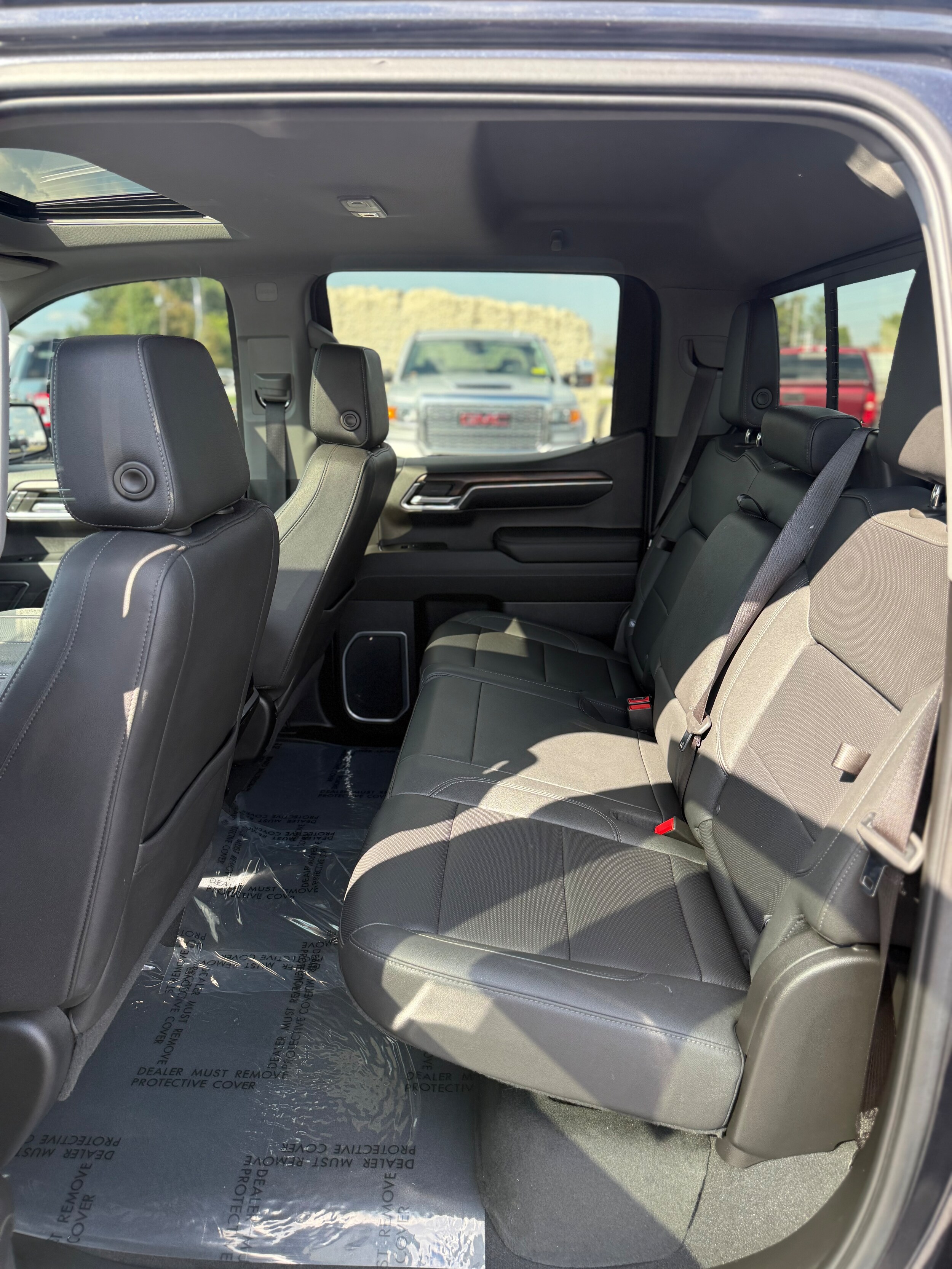 2023 GMC Sierra 1500 SLT - Photo 12
