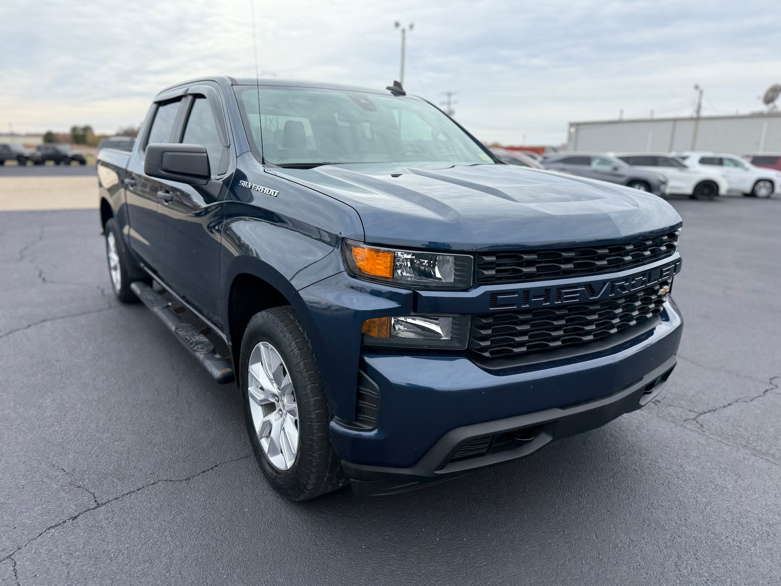 2021 Chevrolet Silverado 1500 Custom photo 2