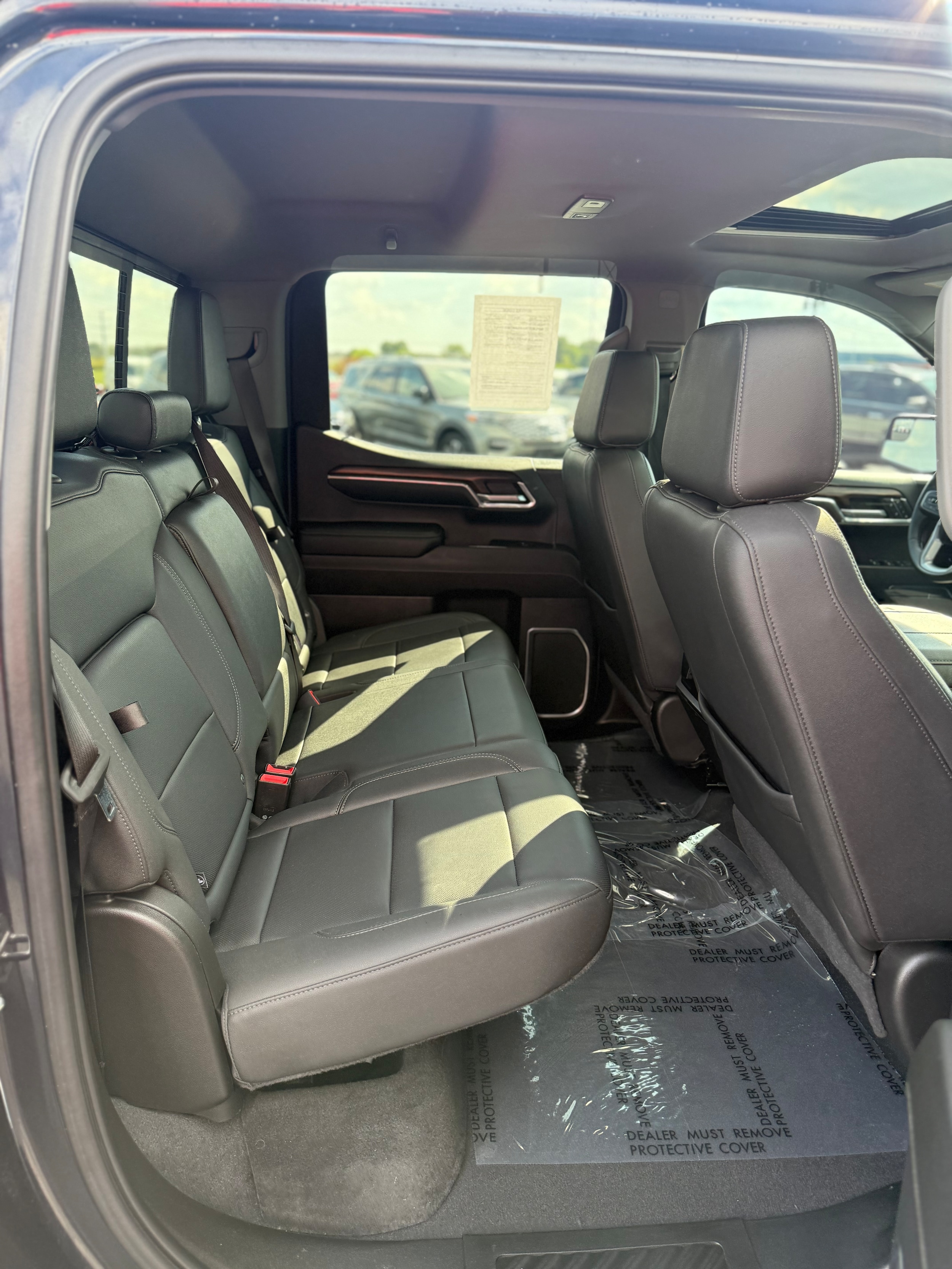 2023 GMC Sierra 1500 SLT - Photo 11