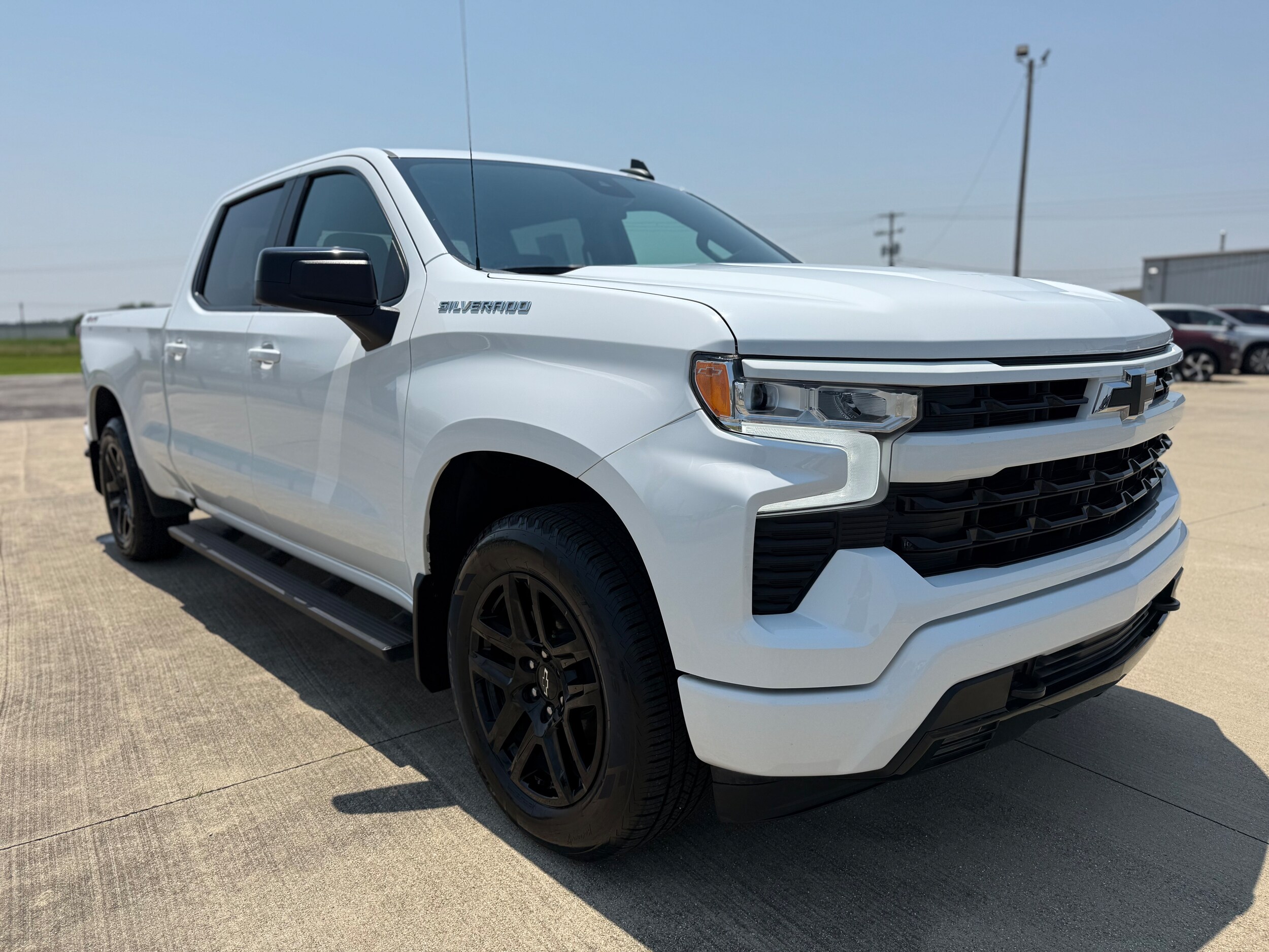 2023 Chevrolet Silverado 1500 RST photo 3