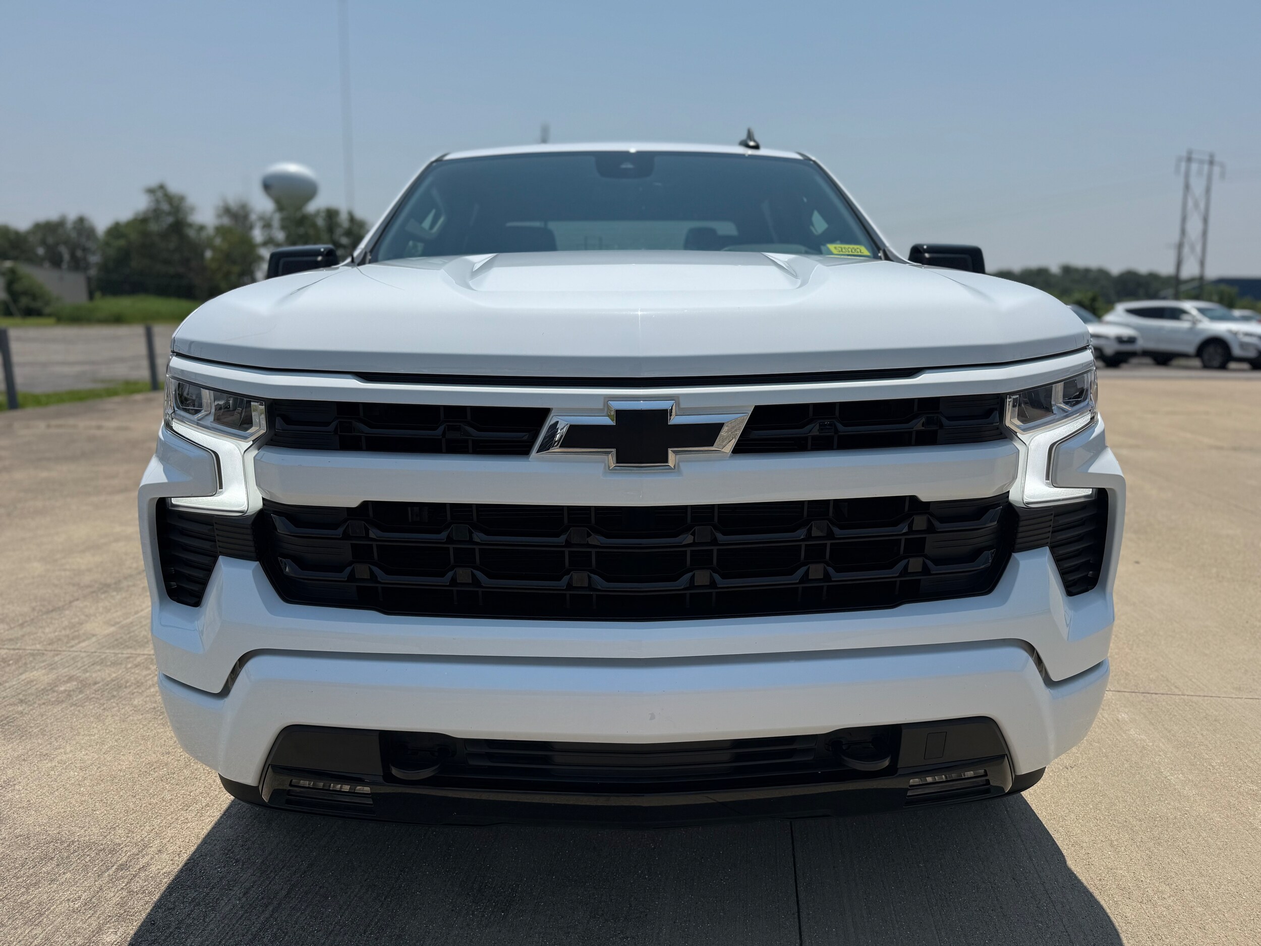 2023 Chevrolet Silverado 1500 RST photo 2