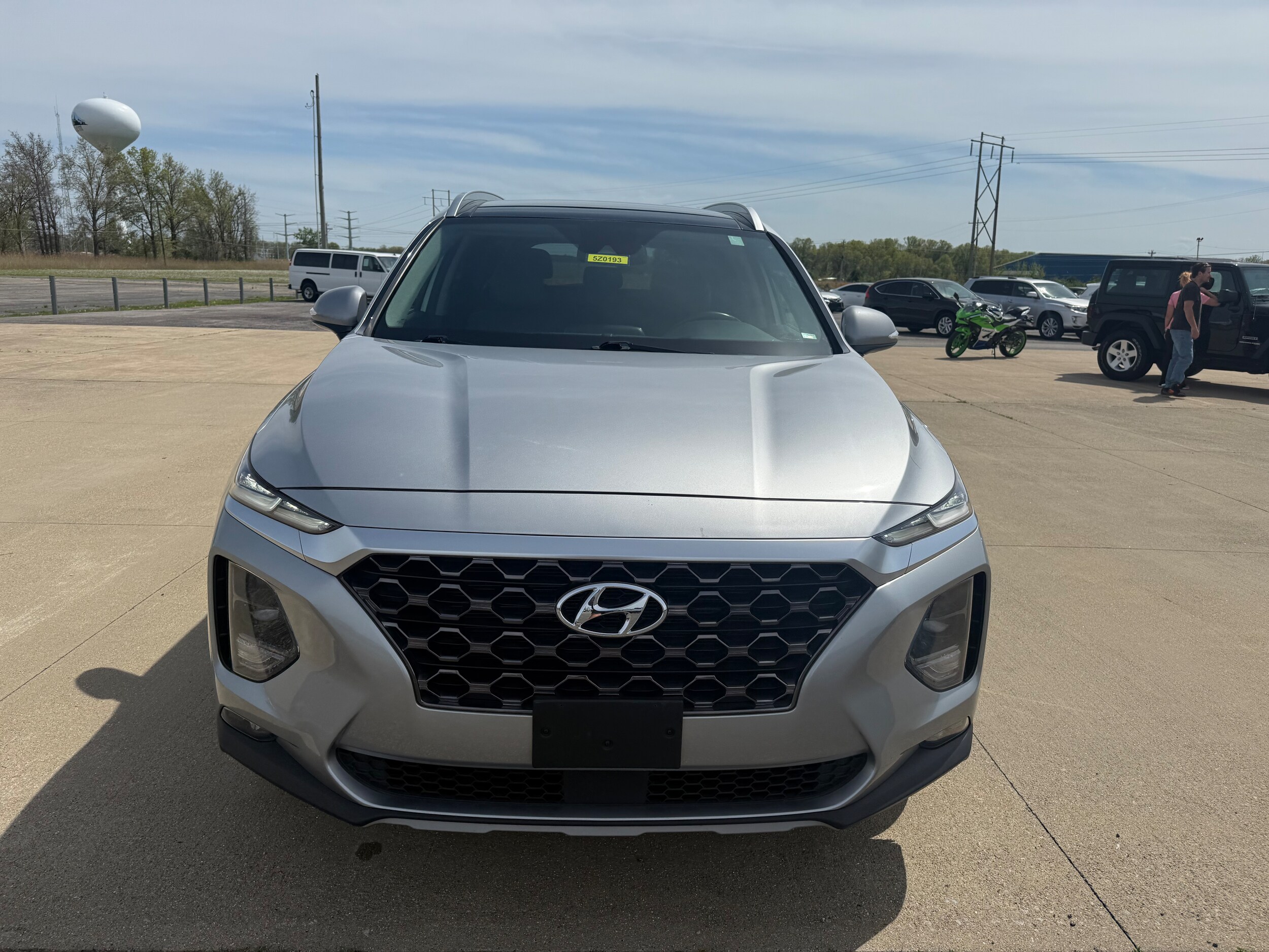 2020 Hyundai Santa Fe SEL photo 2