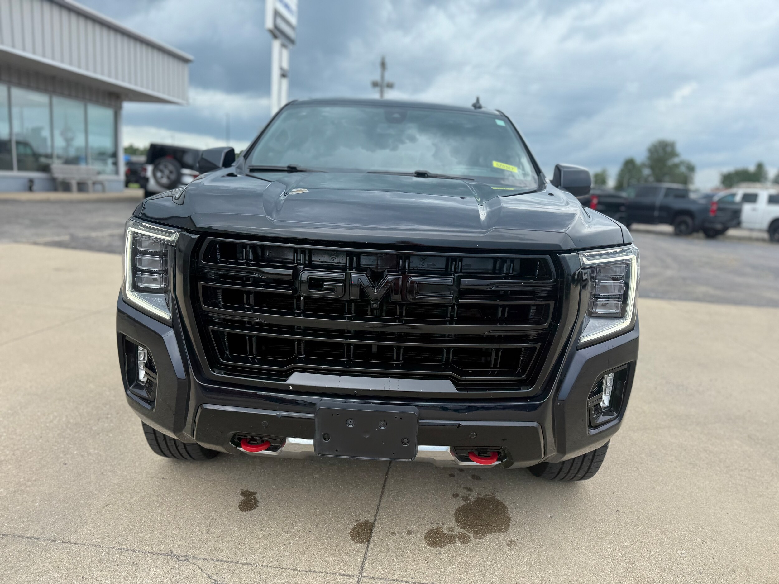 2022 Gmc Yukon AT4 photo 2