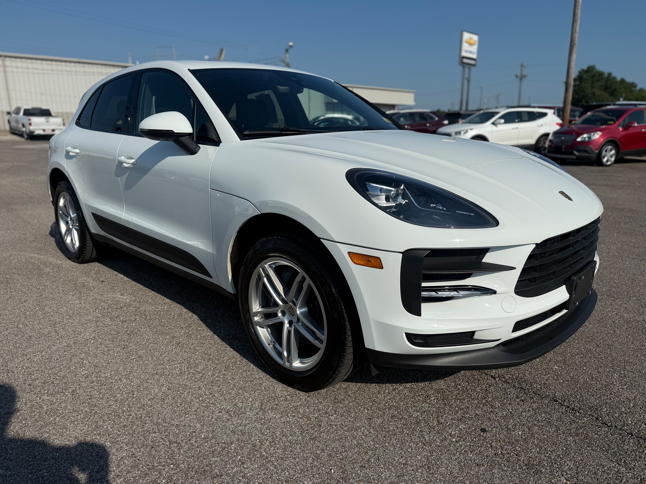 2021 Porsche Macan Base photo 3