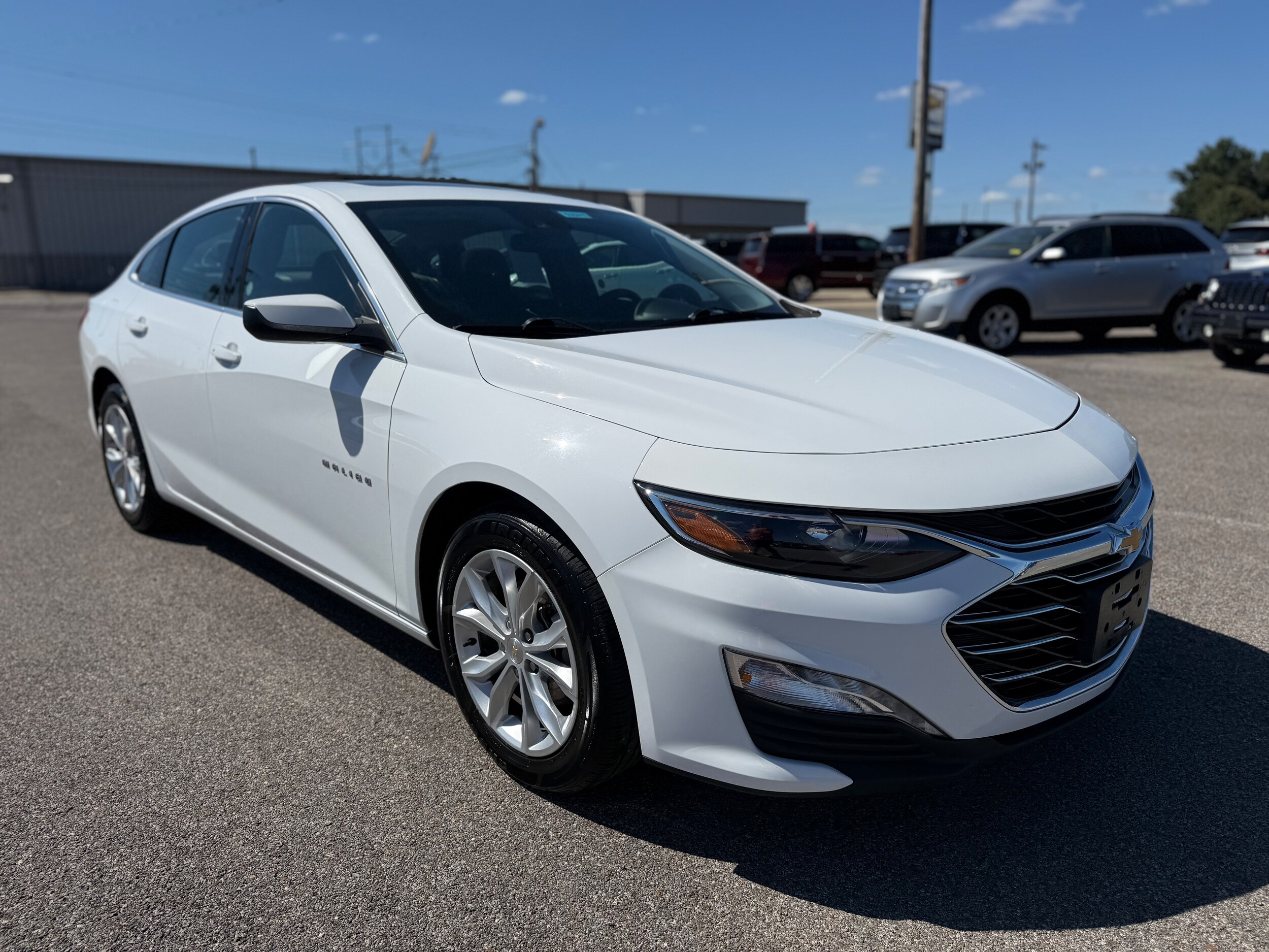 2024 Chevrolet Malibu 1LT photo 2