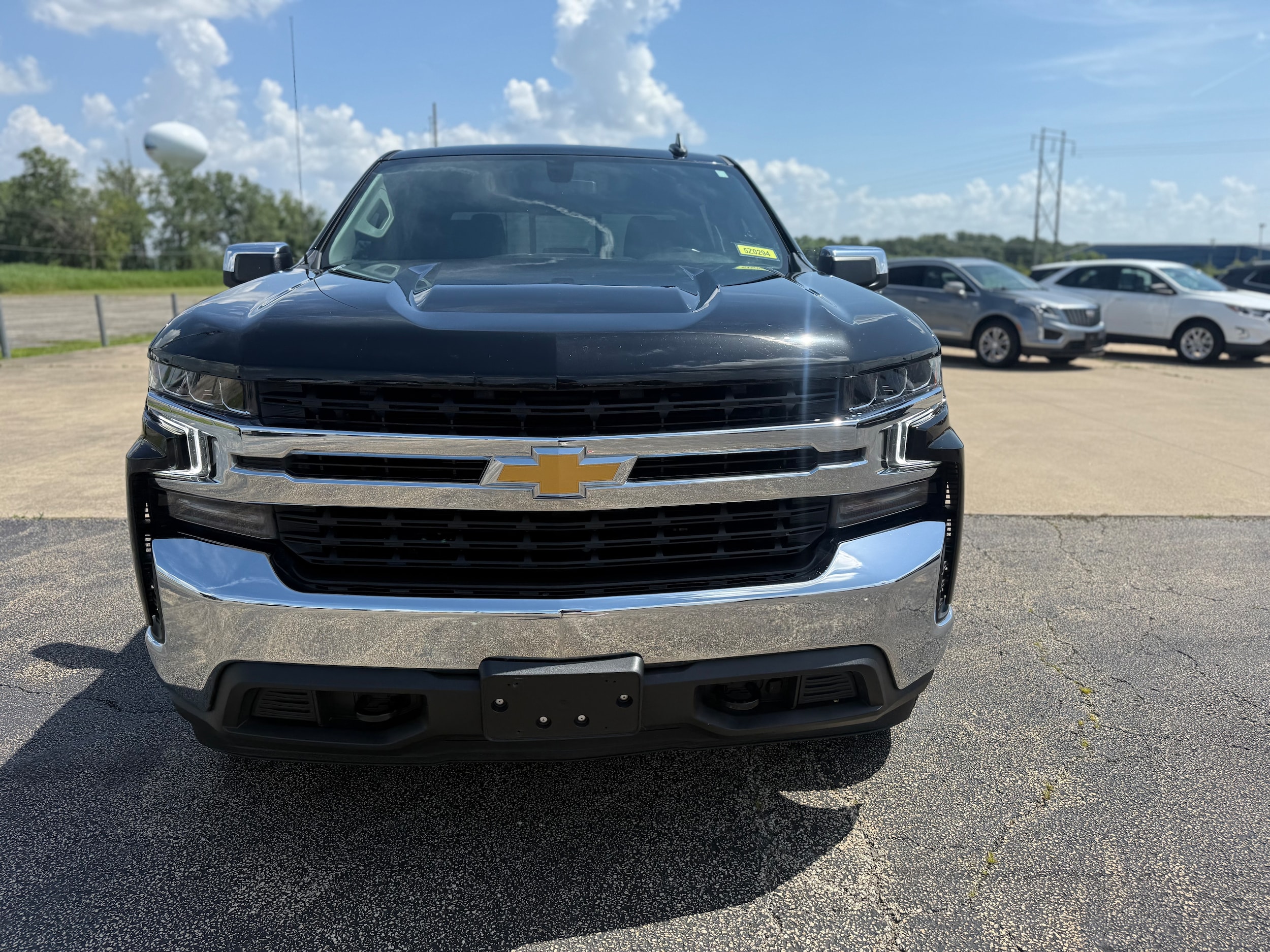 Used 2021 Chevrolet Silverado 1500 LT with VIN 1GCUYDET5MZ341996 for sale in Salem, IL