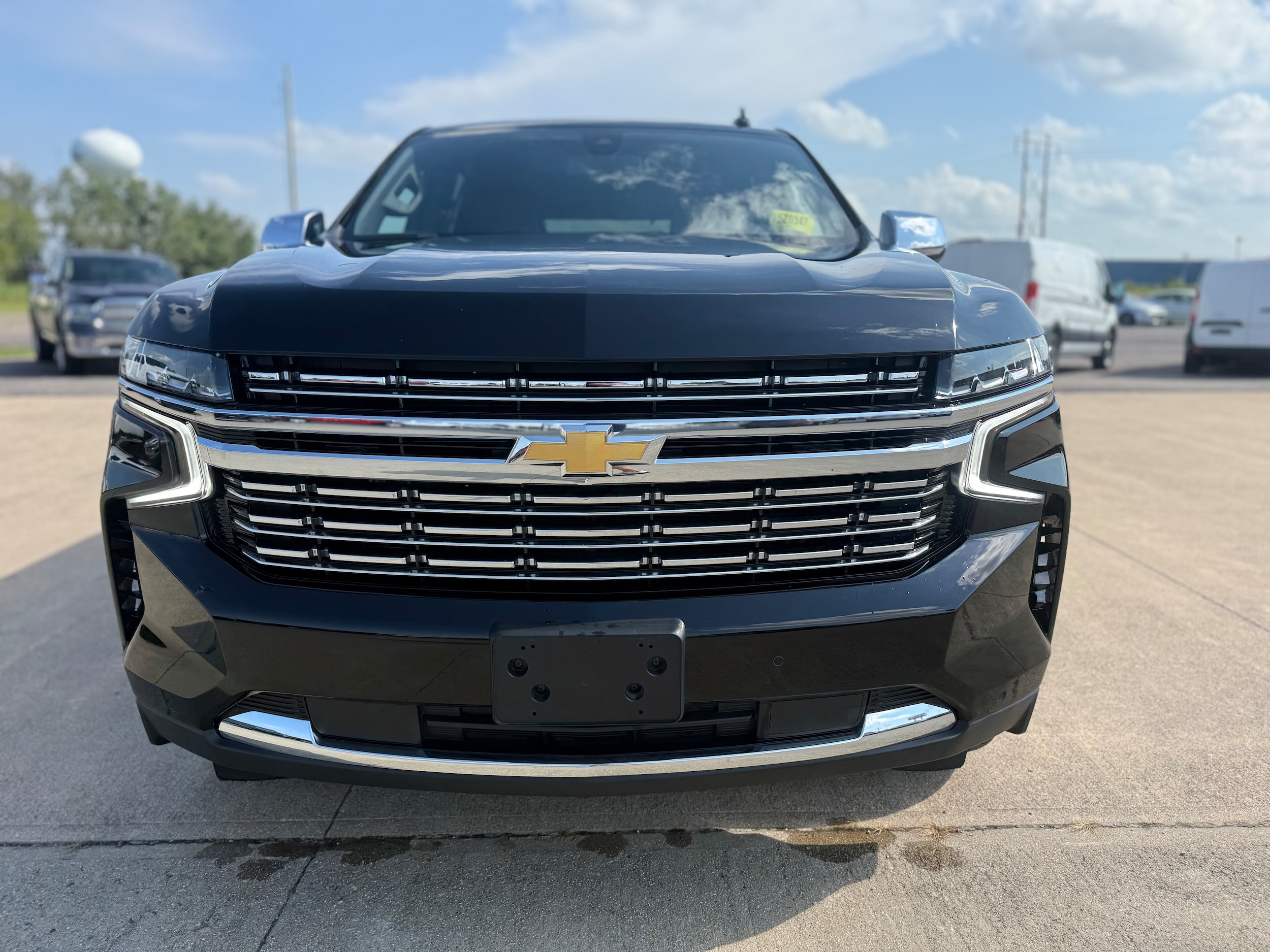 2022 Chevrolet Tahoe Premier photo 2
