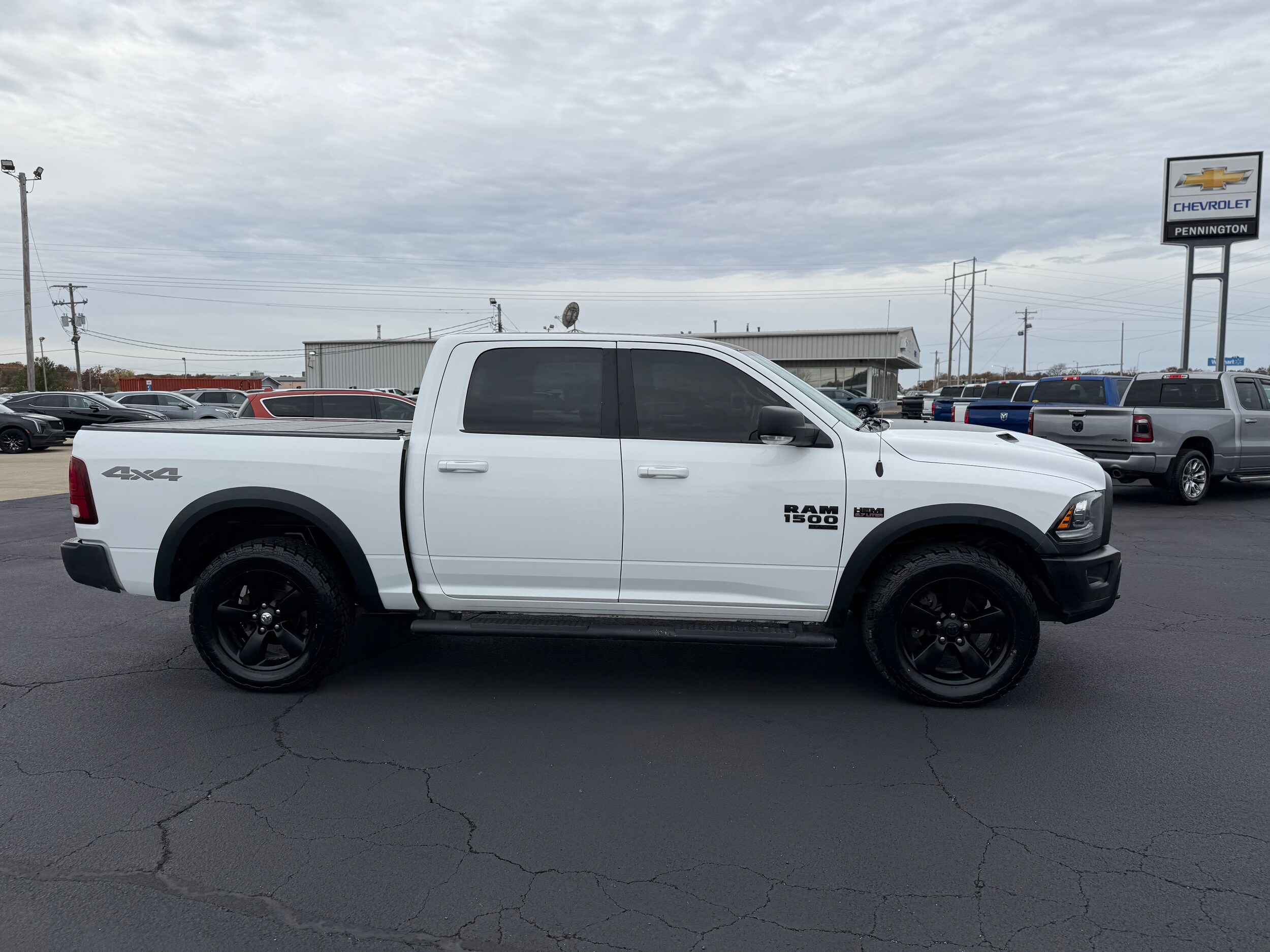 2019 Ram 1500 Classic SLT photo 4