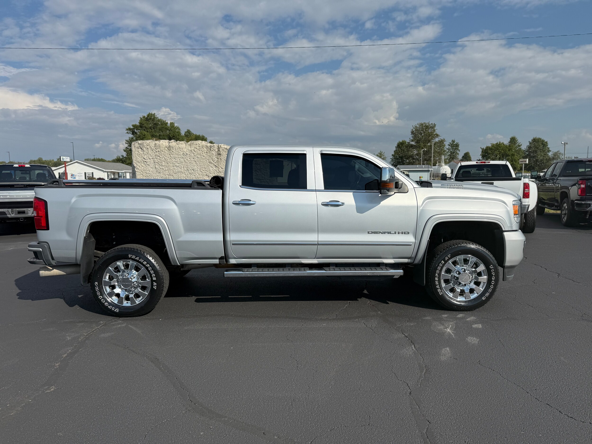 2019 Gmc Sierra 2500 HD Denali photo 4