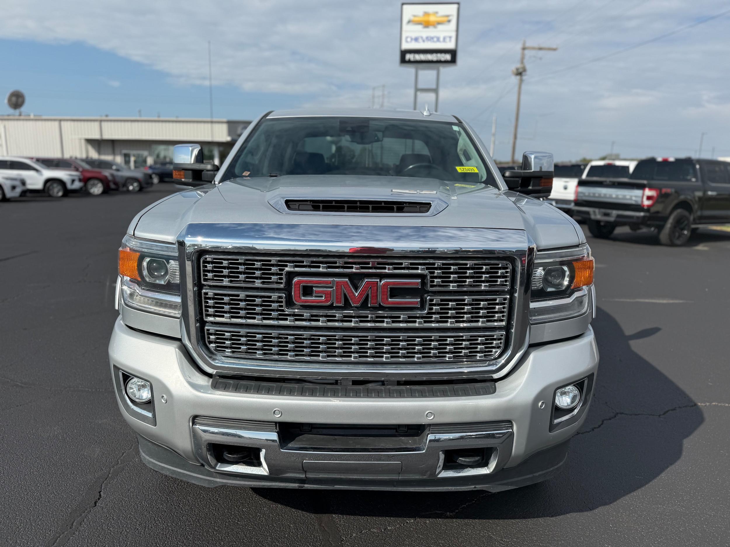 2019 Gmc Sierra 2500 HD Denali photo 2