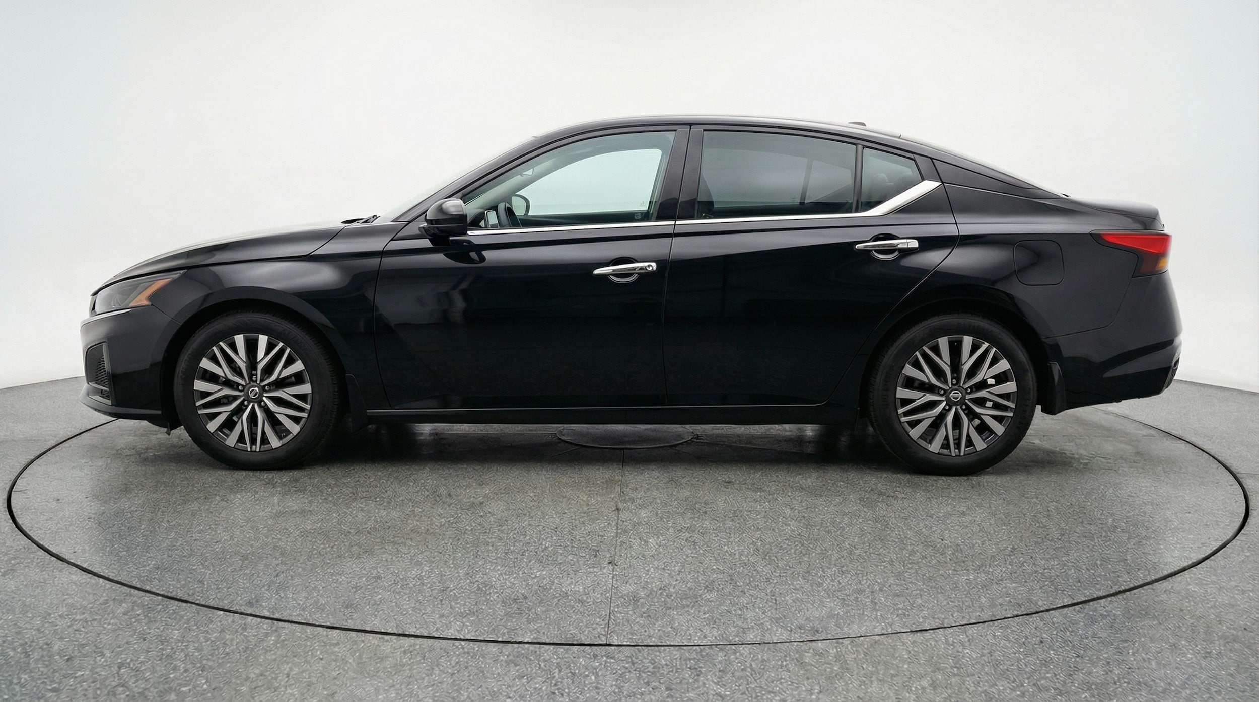 Thumbnail: 2025 Nissan Altima - 4