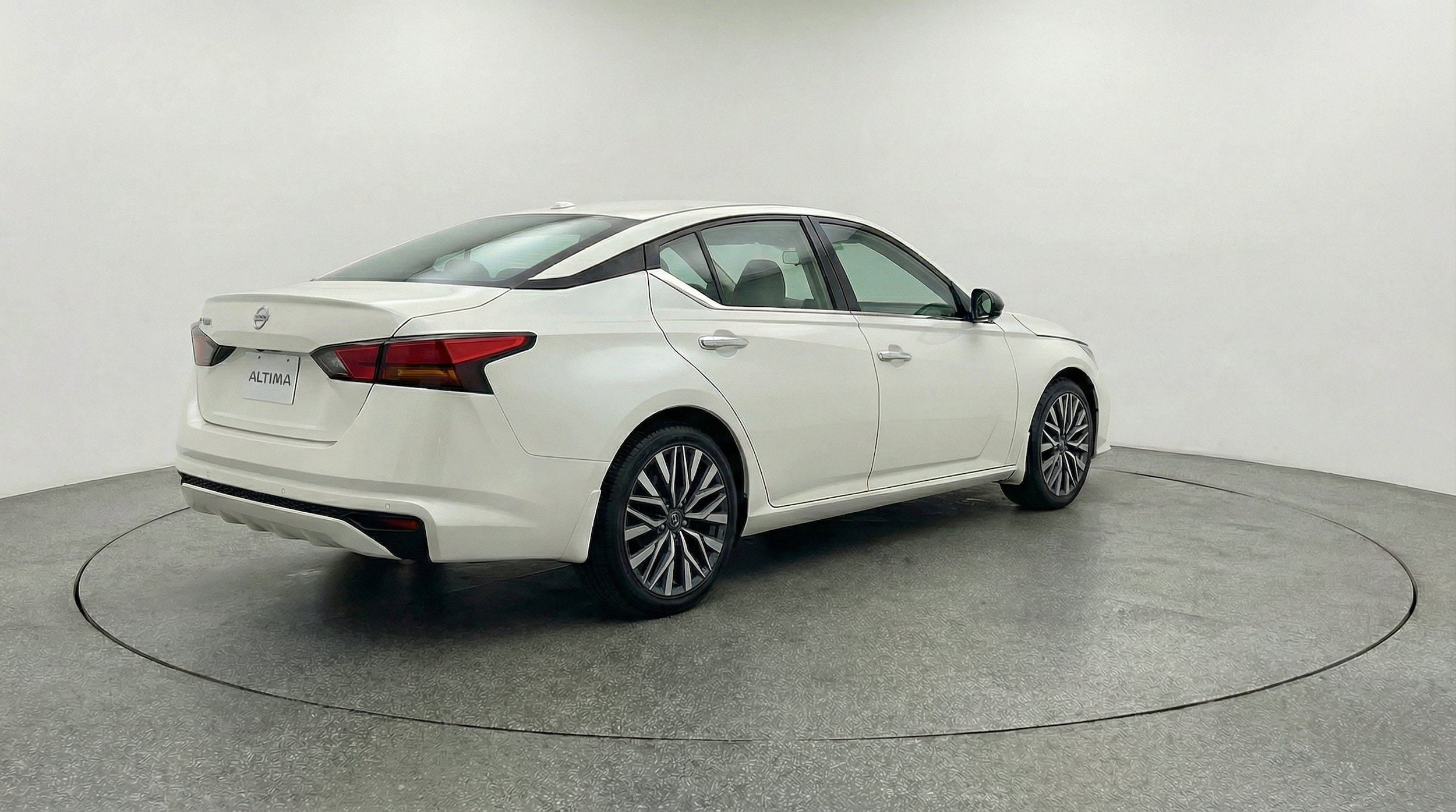 Thumbnail: 2025 Nissan Altima - 9
