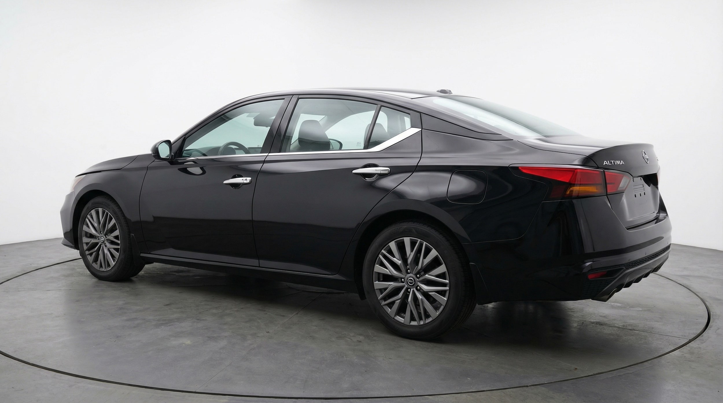 Thumbnail: 2025 Nissan Altima - 5