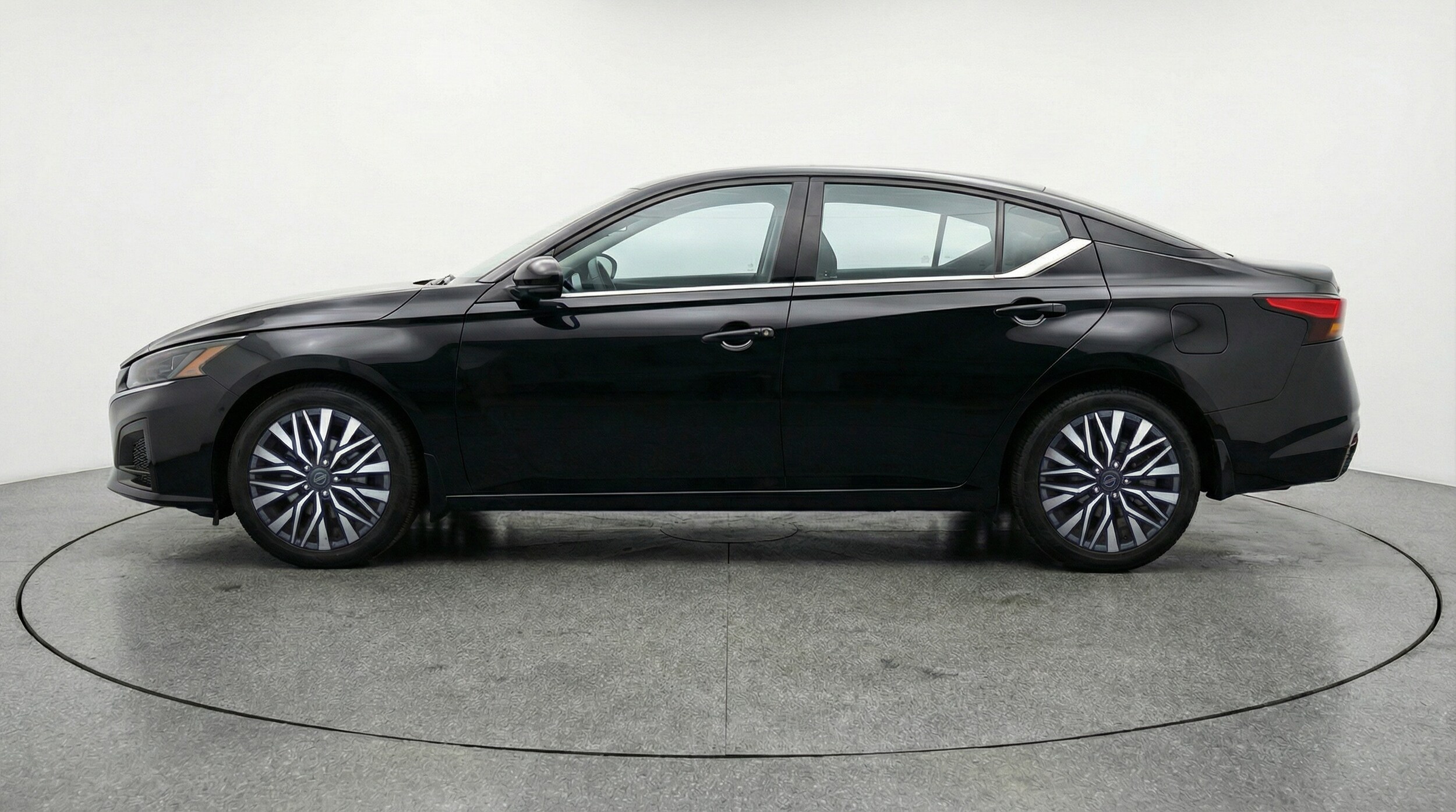 Thumbnail: 2025 Nissan Altima - 4