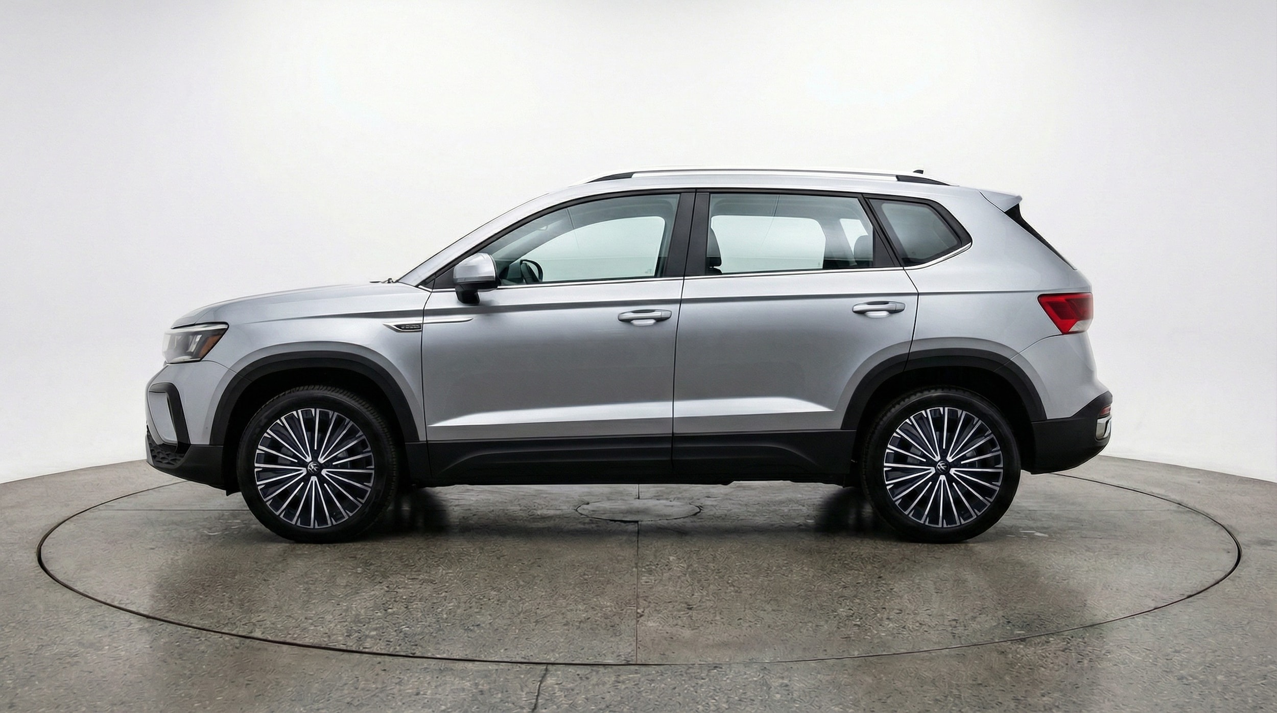 Thumbnail: 2025 Volkswagen Taos - 4