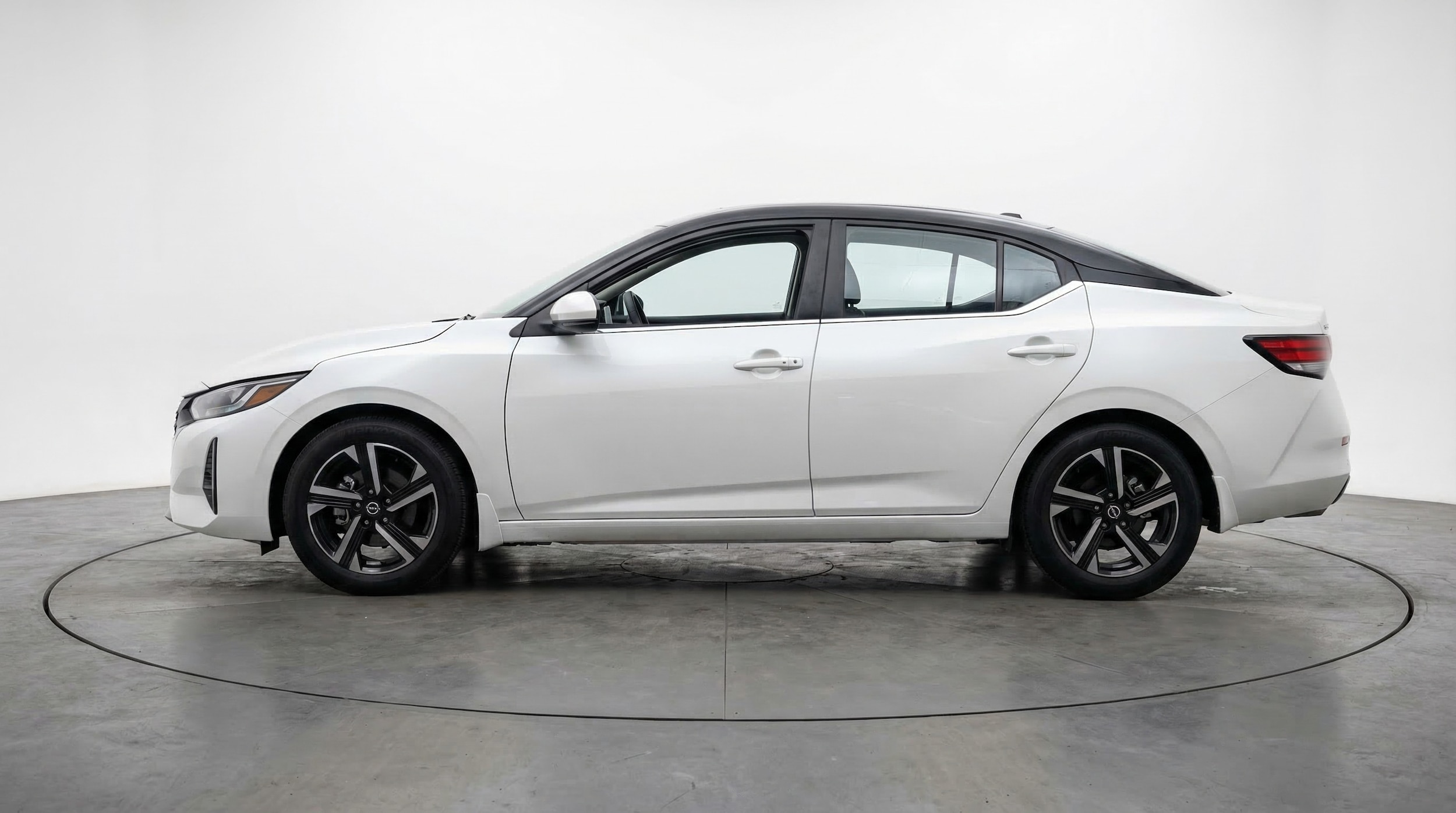 Thumbnail: 2025 Nissan Sentra - 4