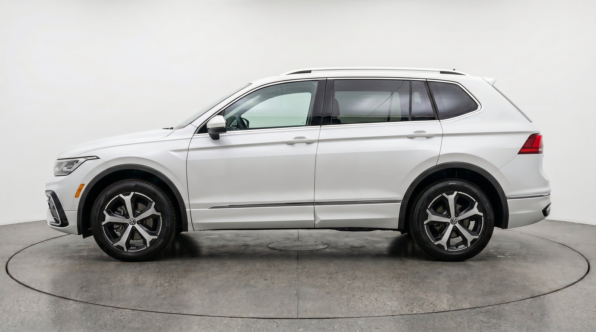 Thumbnail: 2026 Volkswagen Tiguan - 5