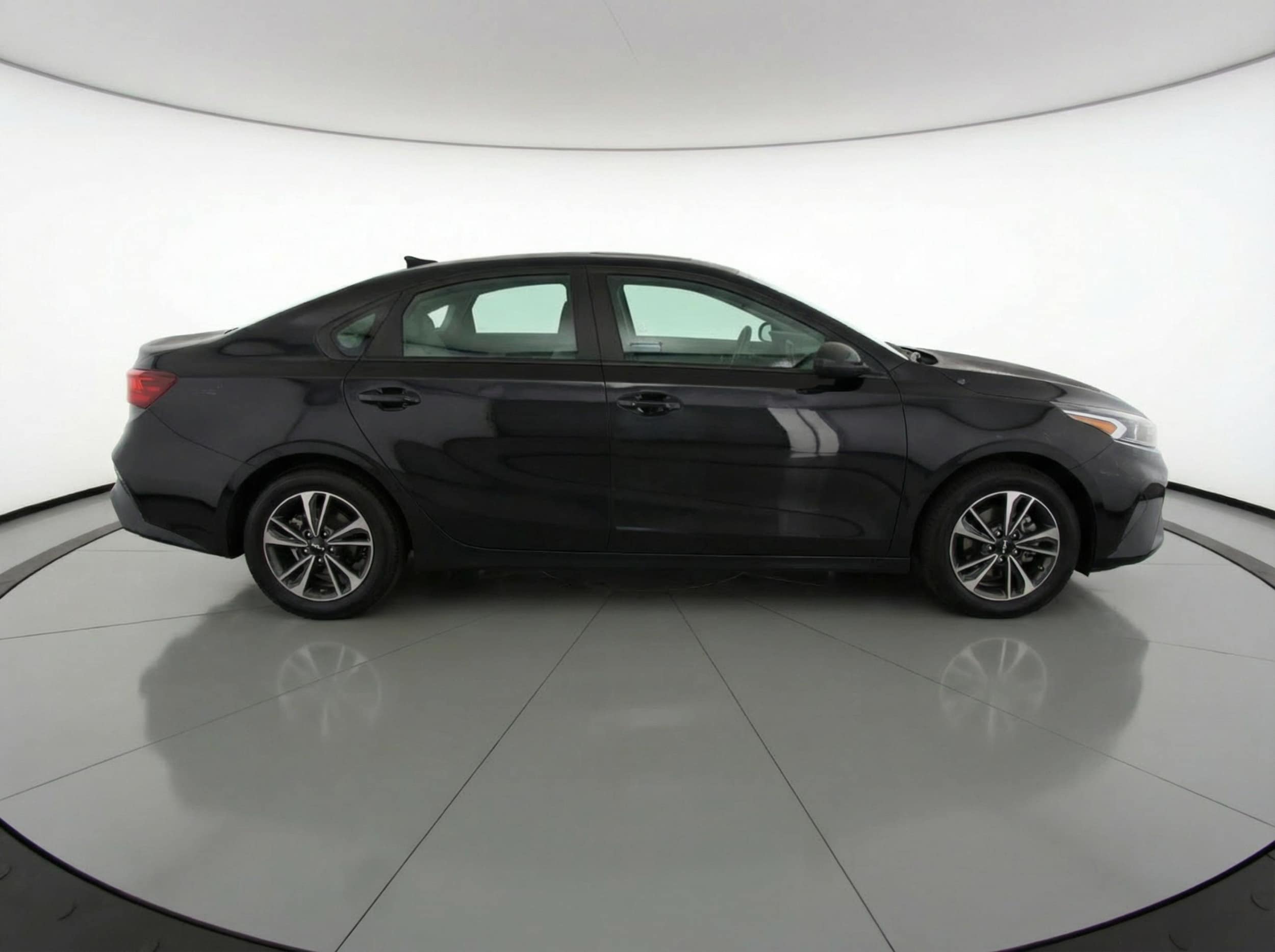 Thumbnail: 2023 Kia Forte - 11