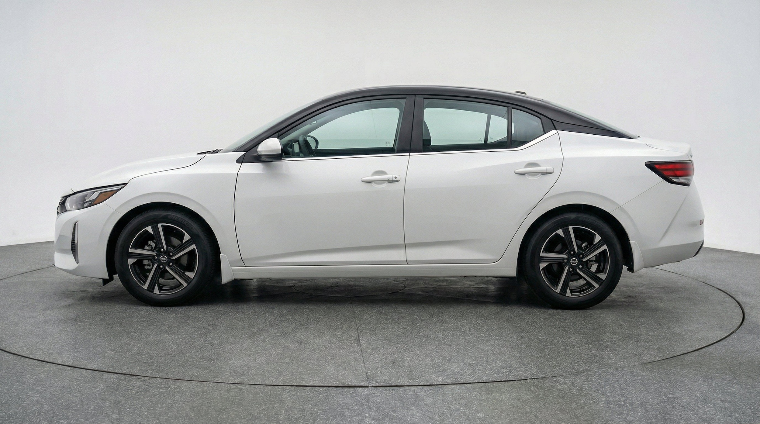 Thumbnail: 2025 Nissan Sentra - 5