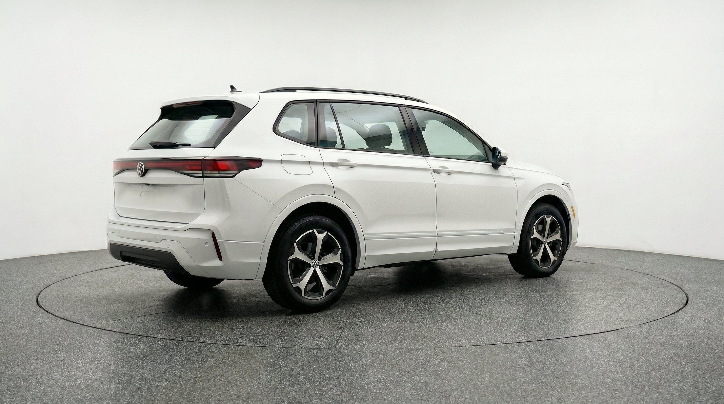 Thumbnail: 2026 Volkswagen Tiguan - 9