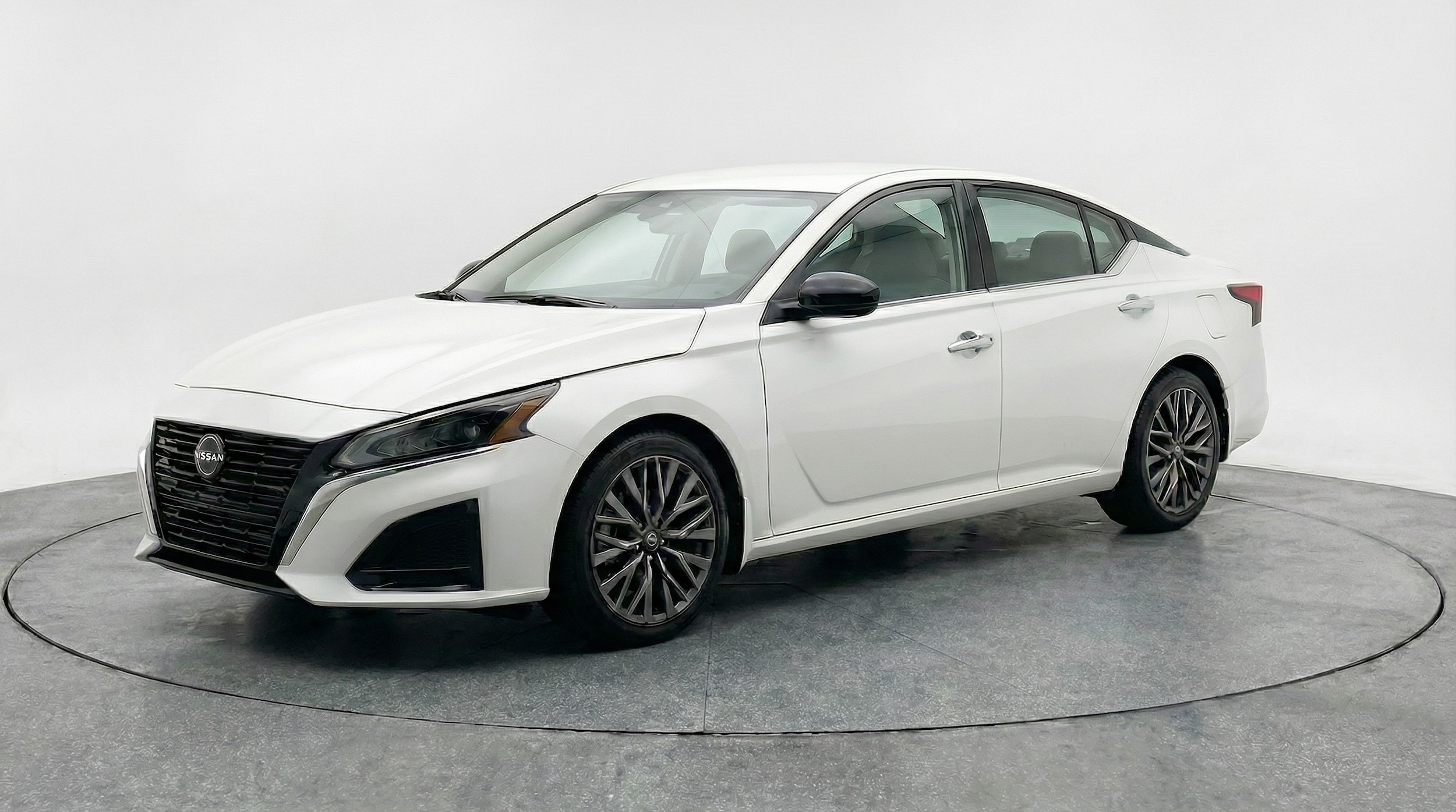 Thumbnail: 2025 Nissan Altima - 3