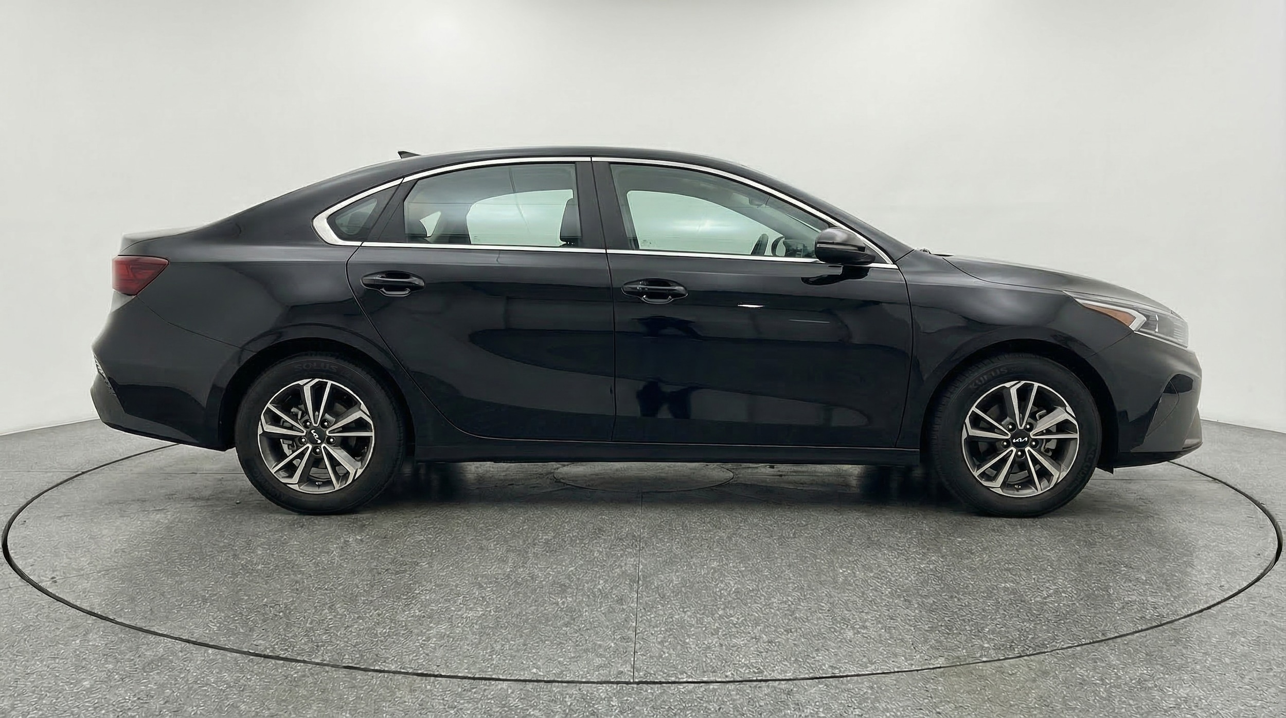 Thumbnail: 2024 Kia Forte - 8