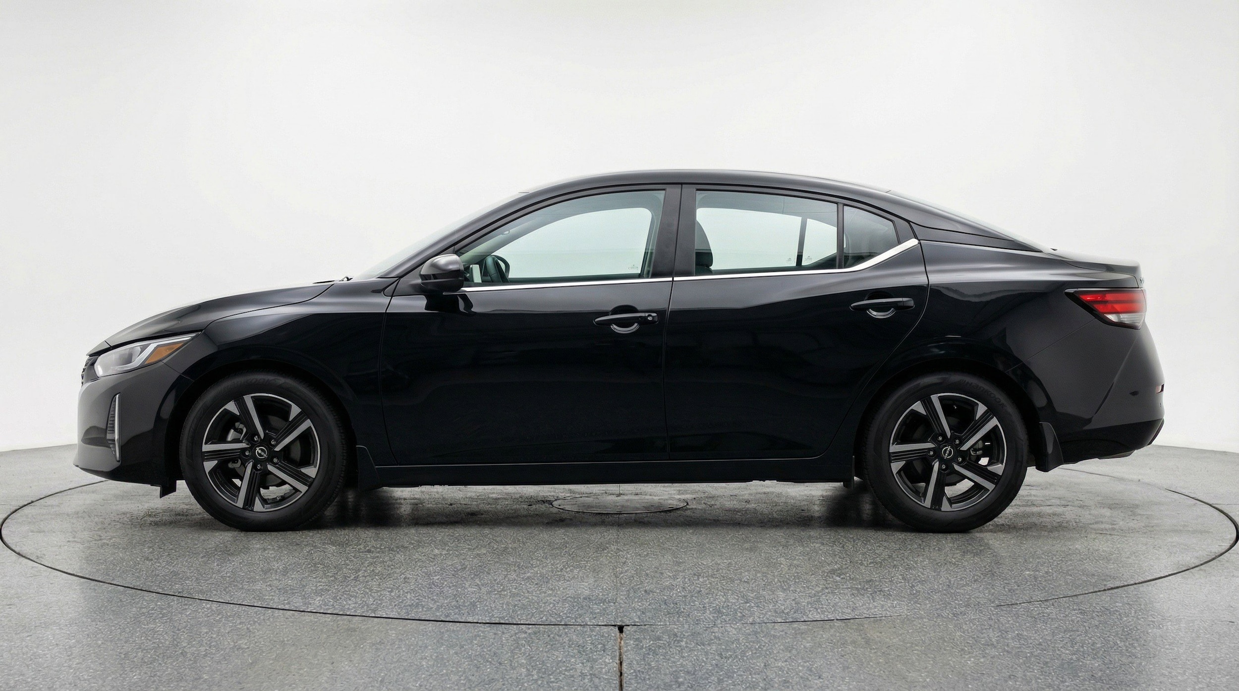 Thumbnail: 2025 Nissan Sentra - 5