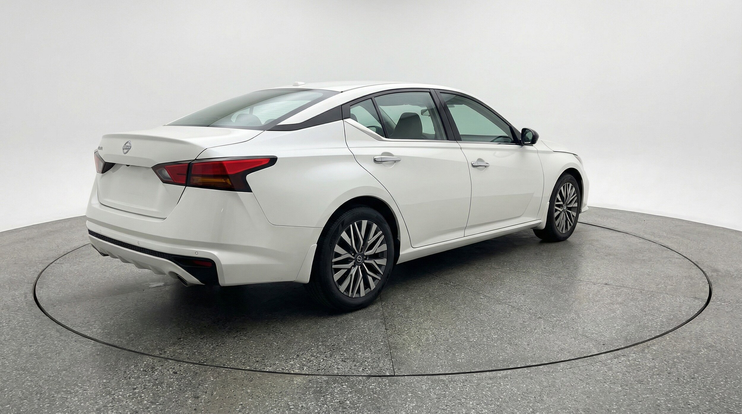 Thumbnail: 2025 Nissan Altima - 9