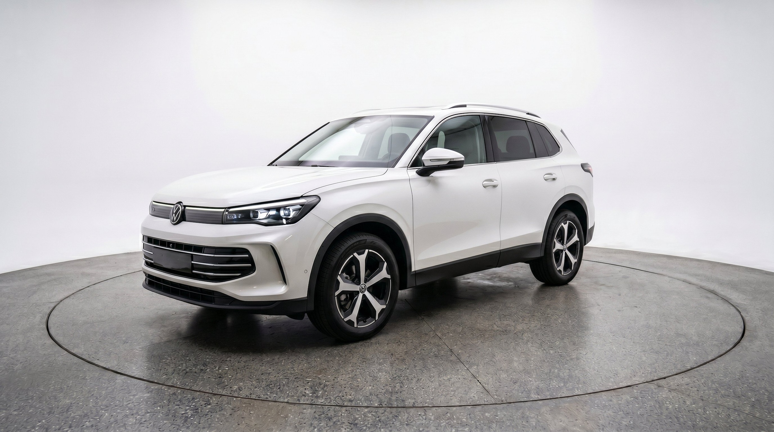 Thumbnail: 2026 Volkswagen Tiguan - 3