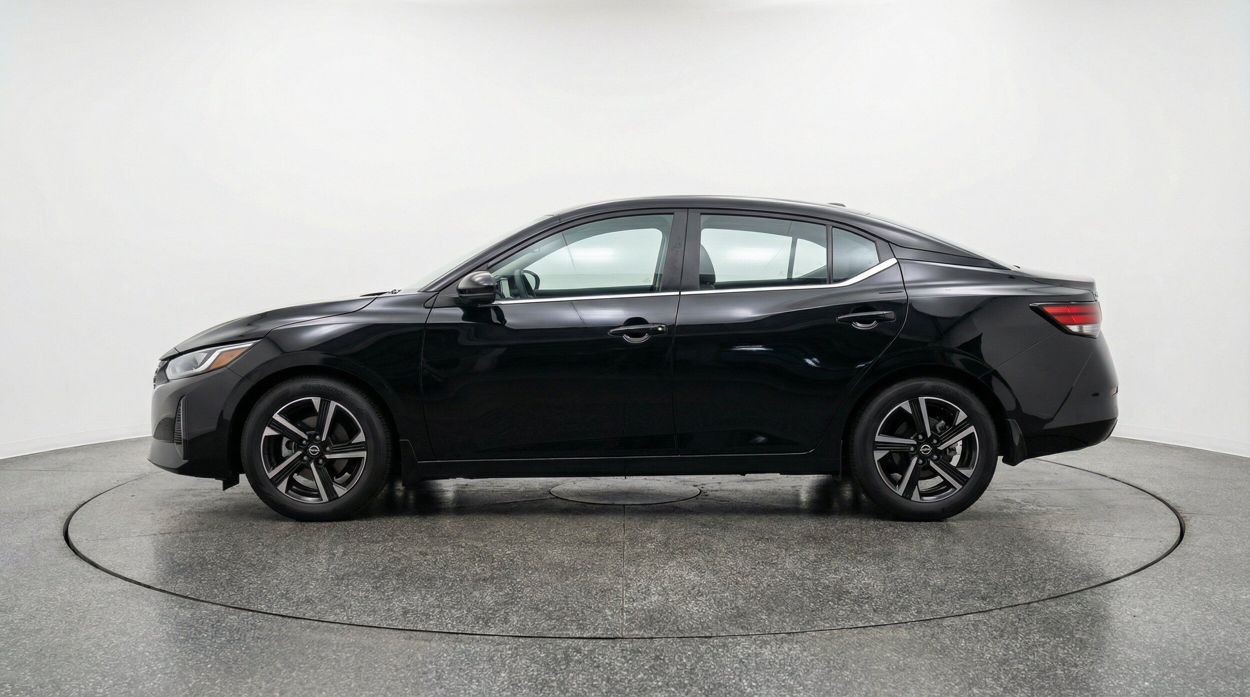 Thumbnail: 2025 Nissan Sentra - 5