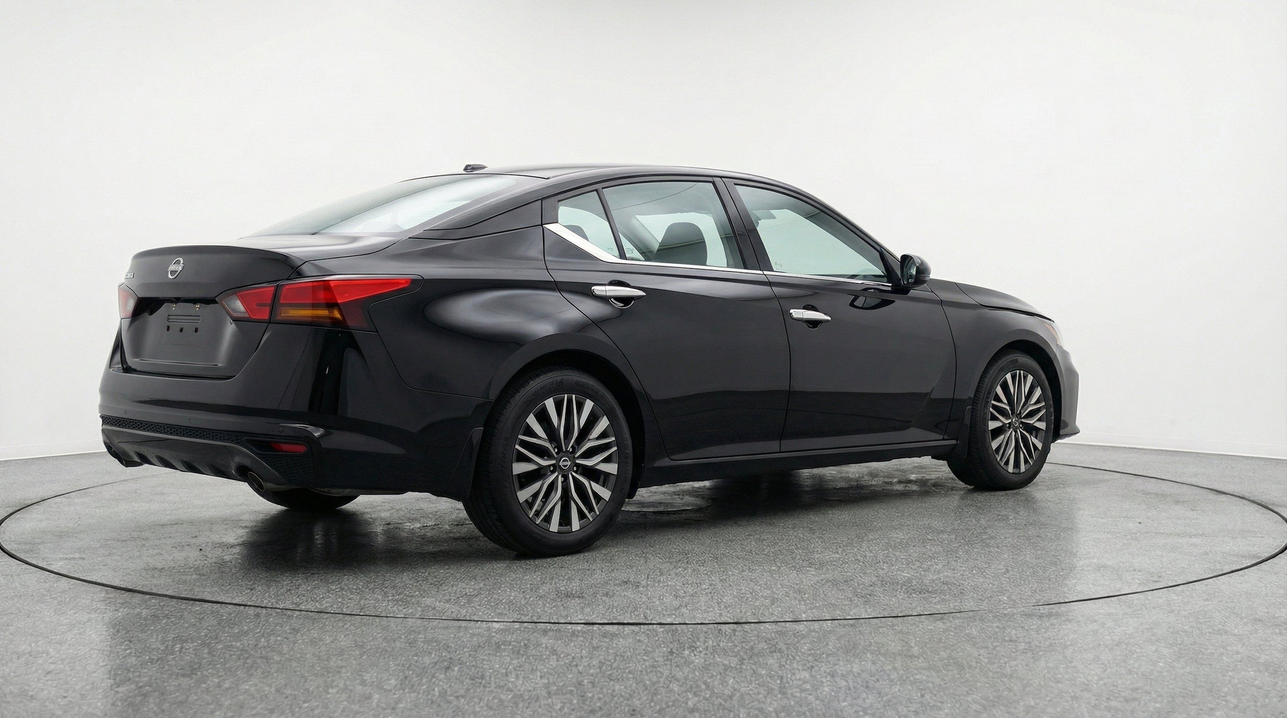 Thumbnail: 2025 Nissan Altima - 9