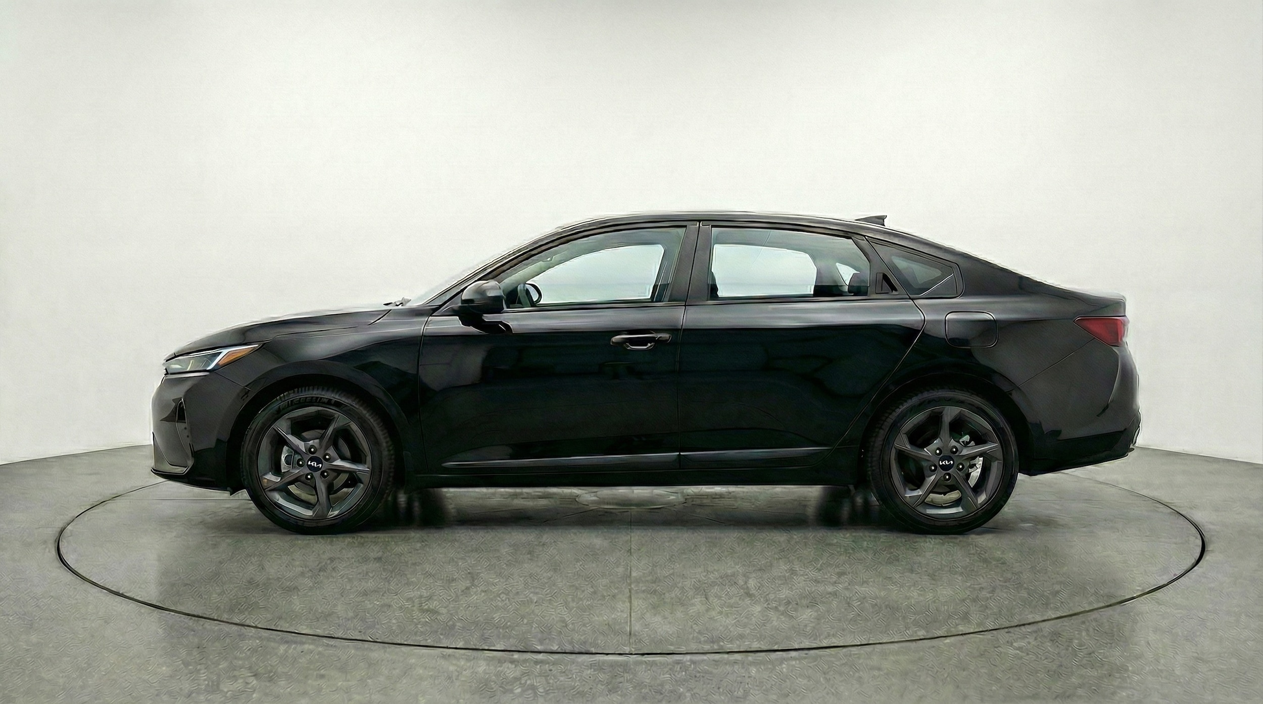 Thumbnail: 2025 Kia K4 - 4
