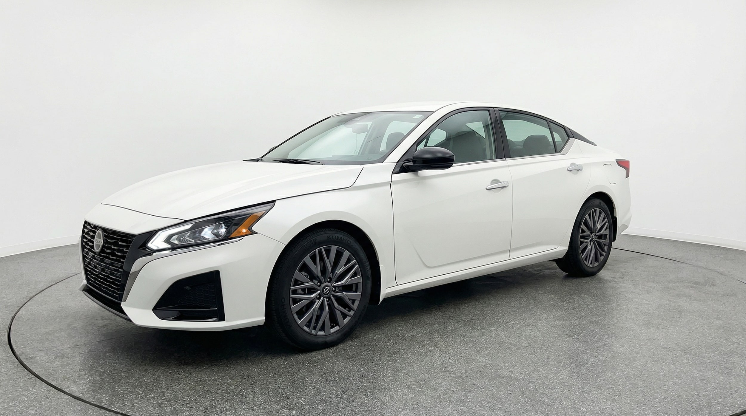 Thumbnail: 2025 Nissan Altima - 3