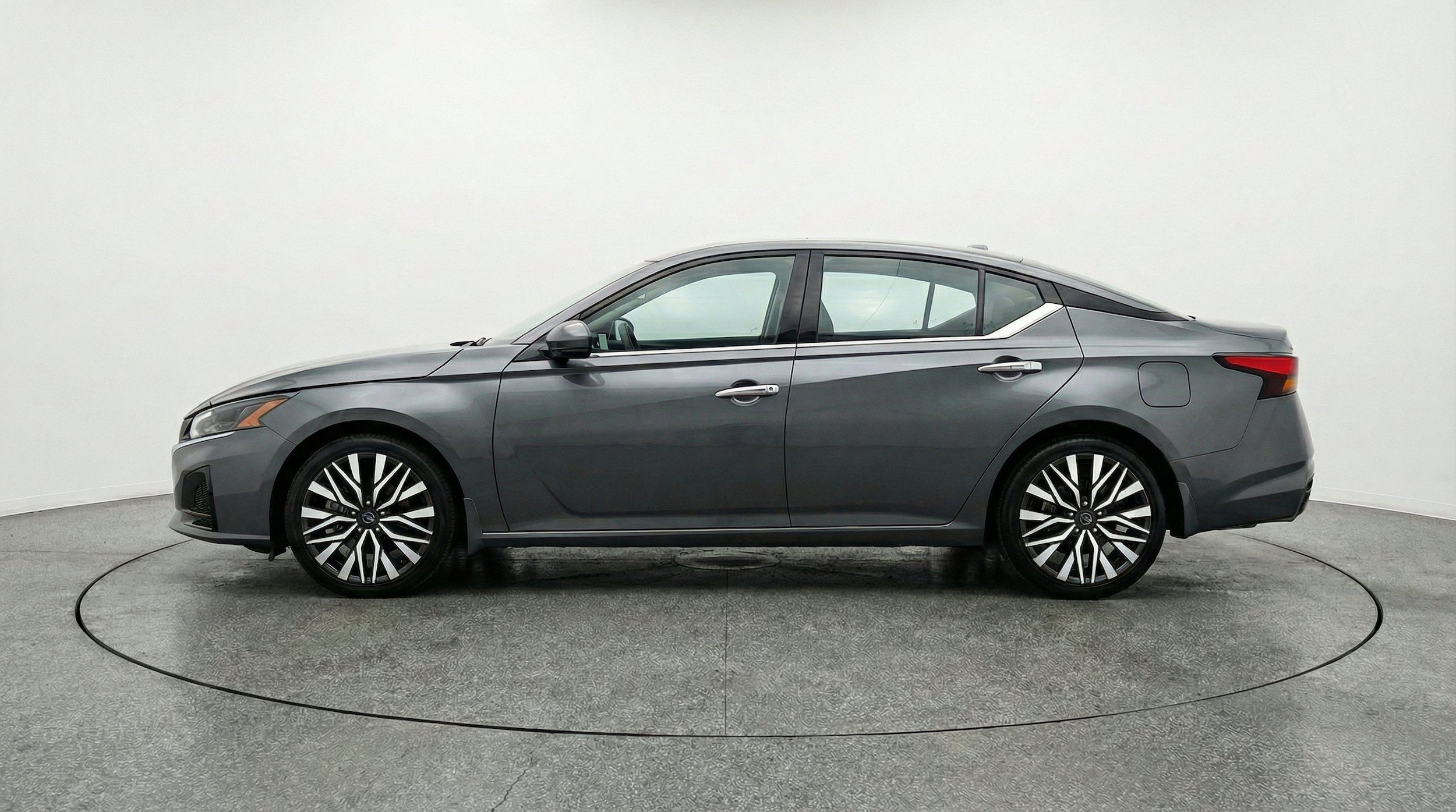 Thumbnail: 2025 Nissan Altima - 5
