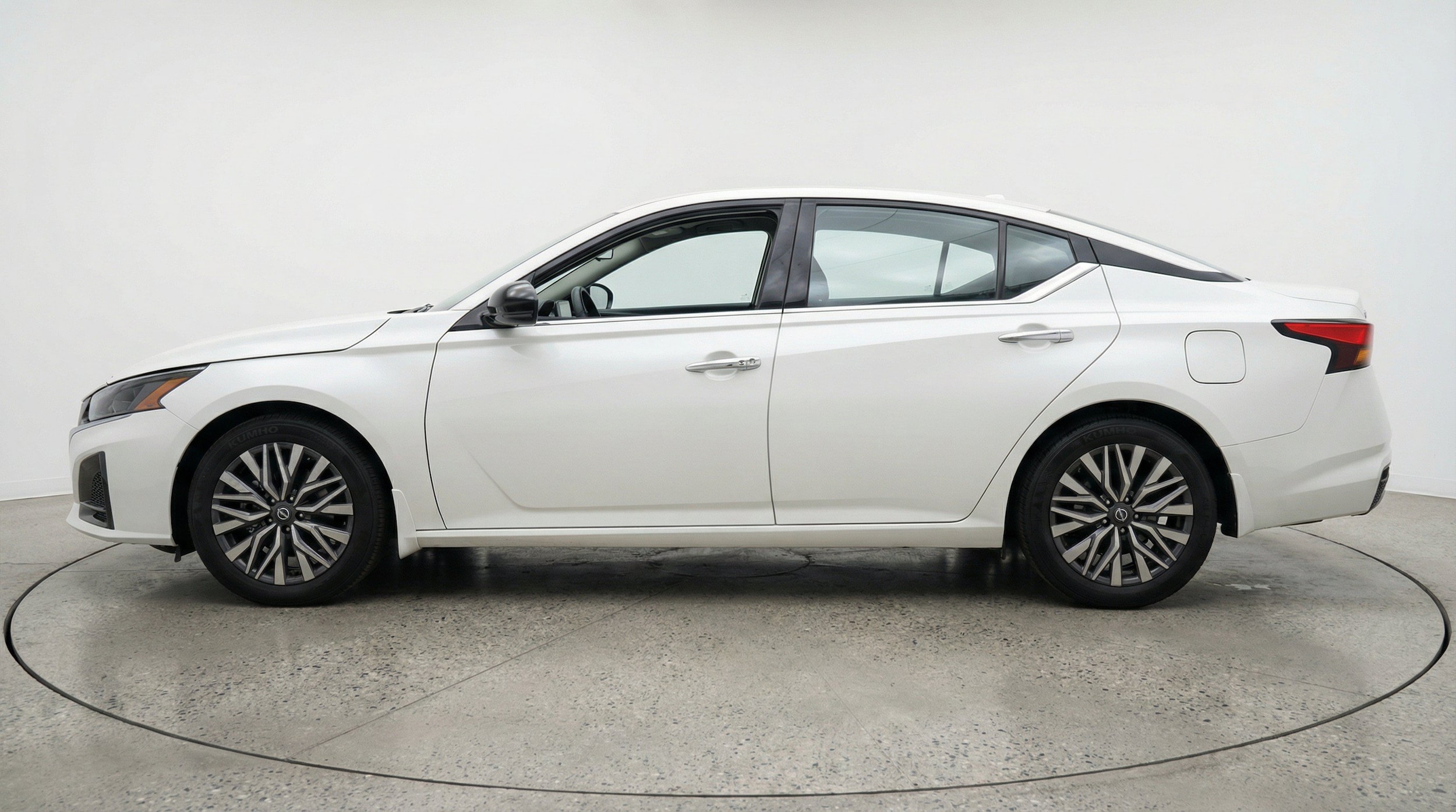 Thumbnail: 2025 Nissan Altima - 5