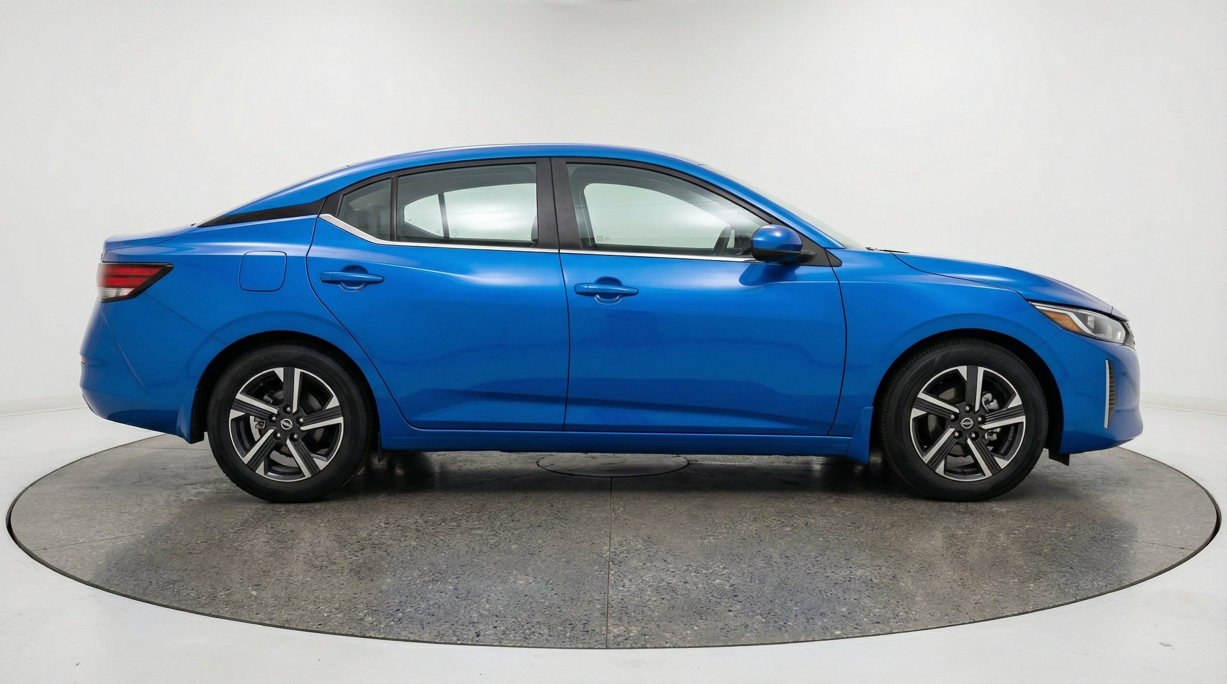 Thumbnail: 2025 Nissan Sentra - 11