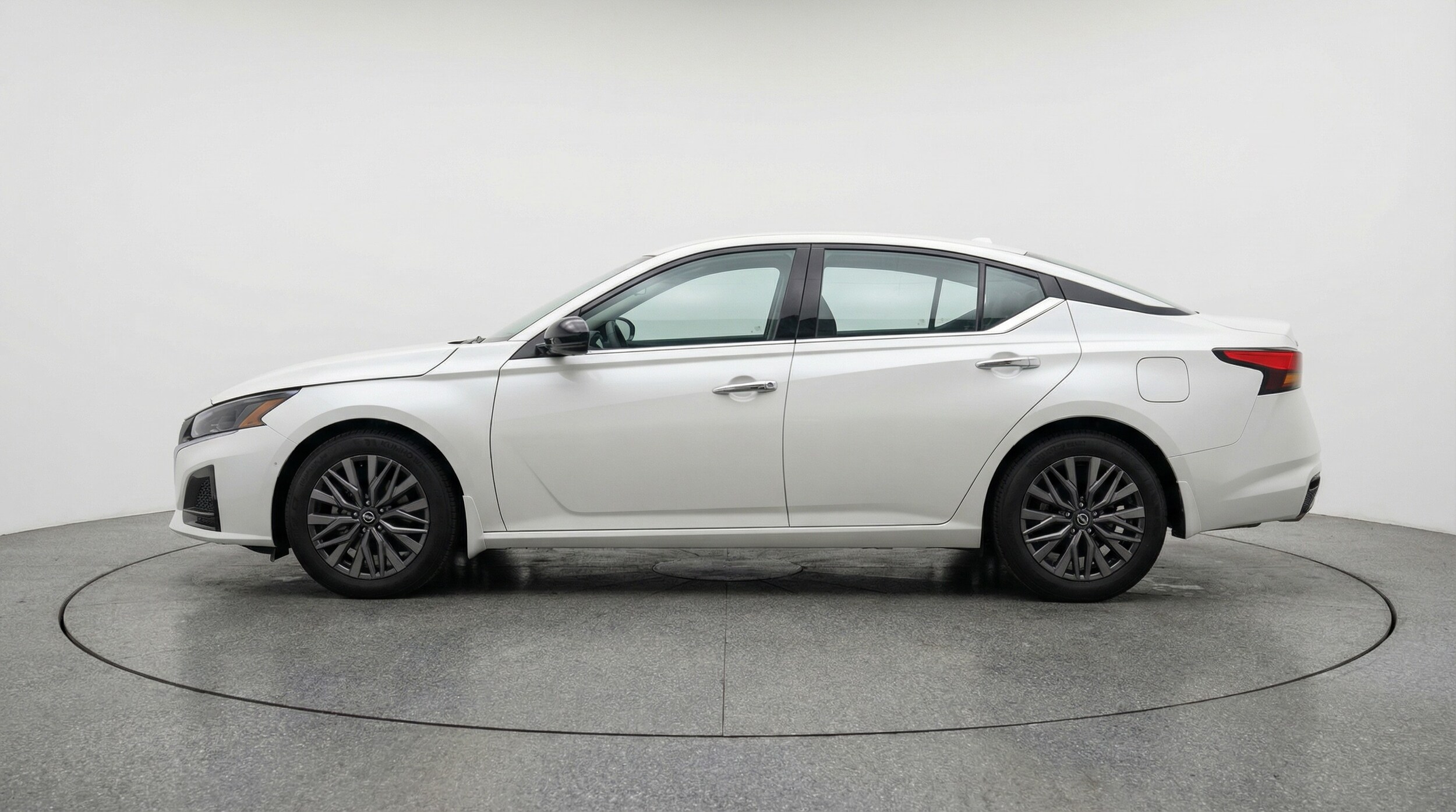 Thumbnail: 2025 Nissan Altima - 4