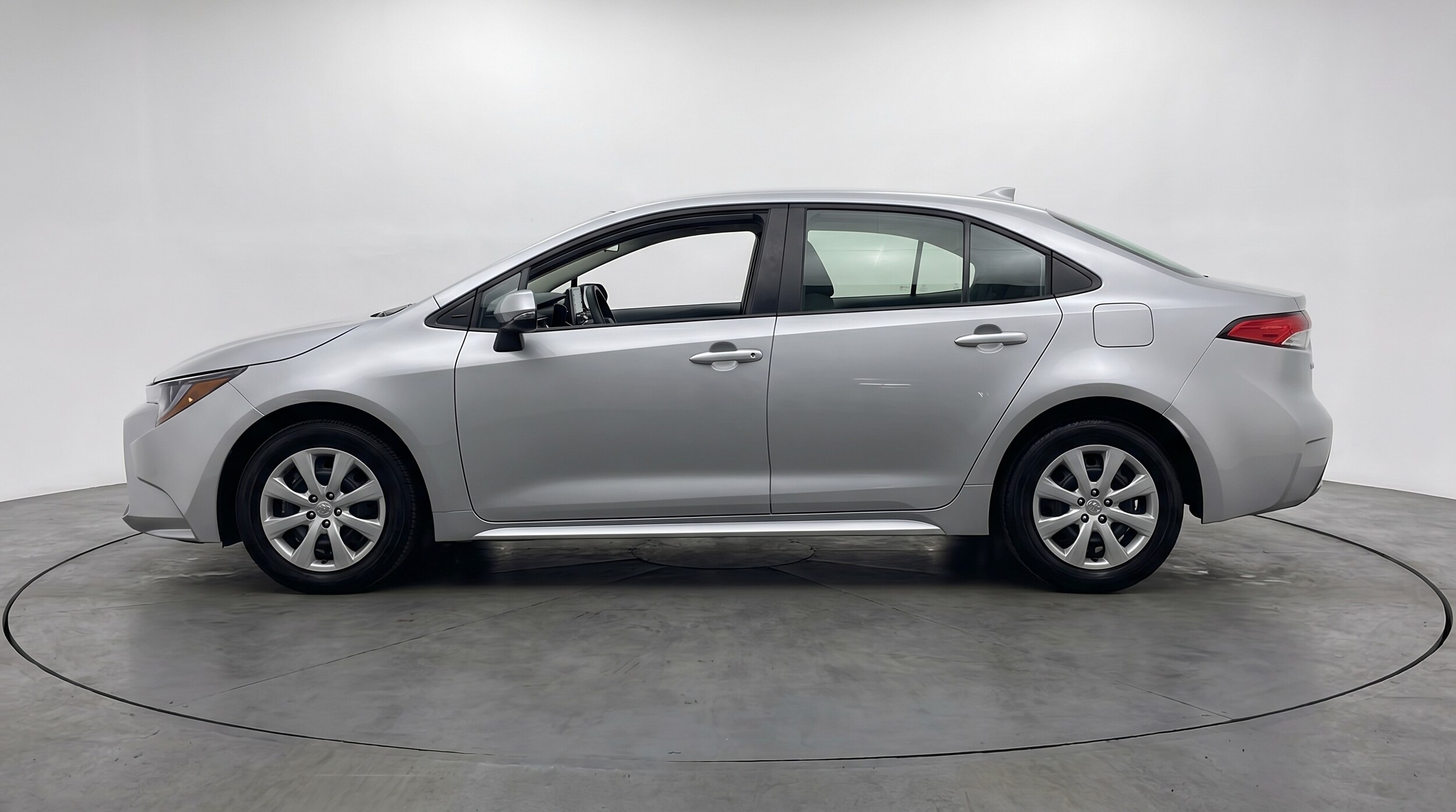 Thumbnail: 2025 Toyota Corolla - 4