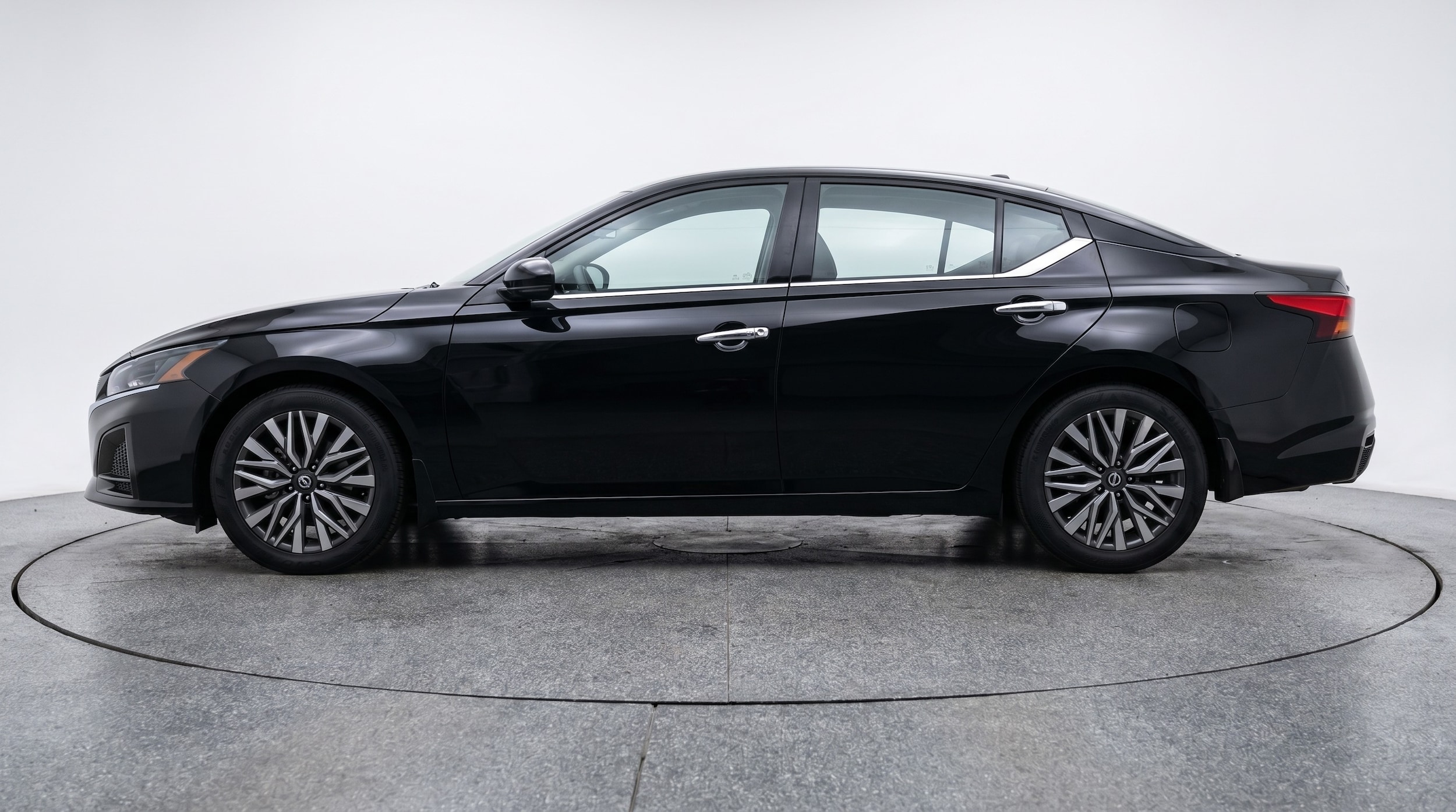 Thumbnail: 2025 Nissan Altima - 4