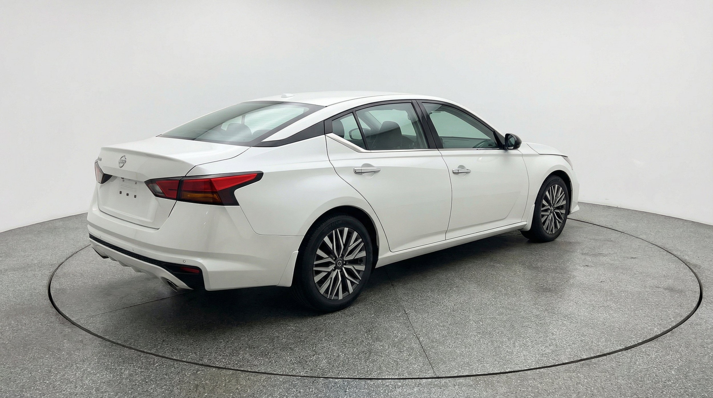 Thumbnail: 2025 Nissan Altima - 9