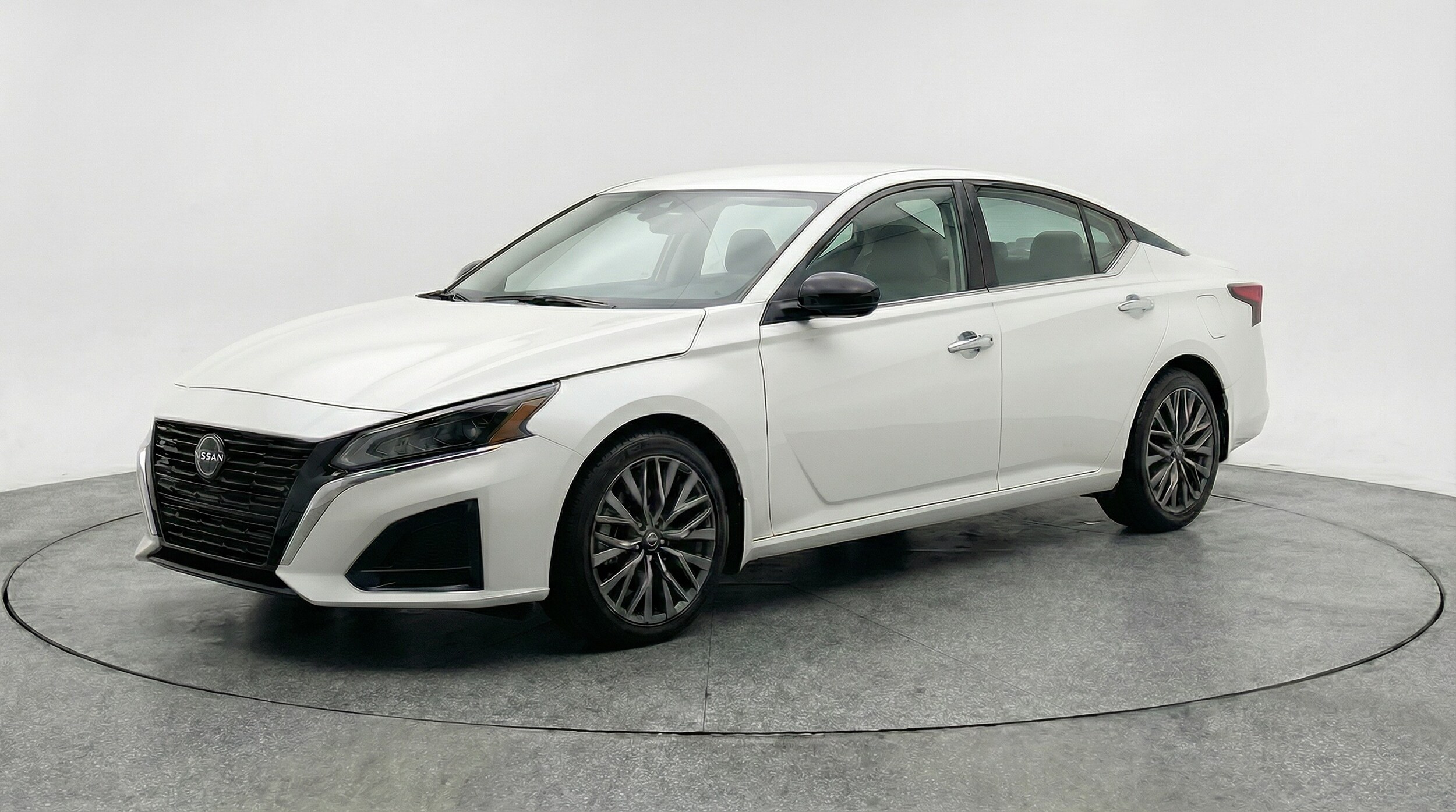 Thumbnail: 2025 Nissan Altima - 3