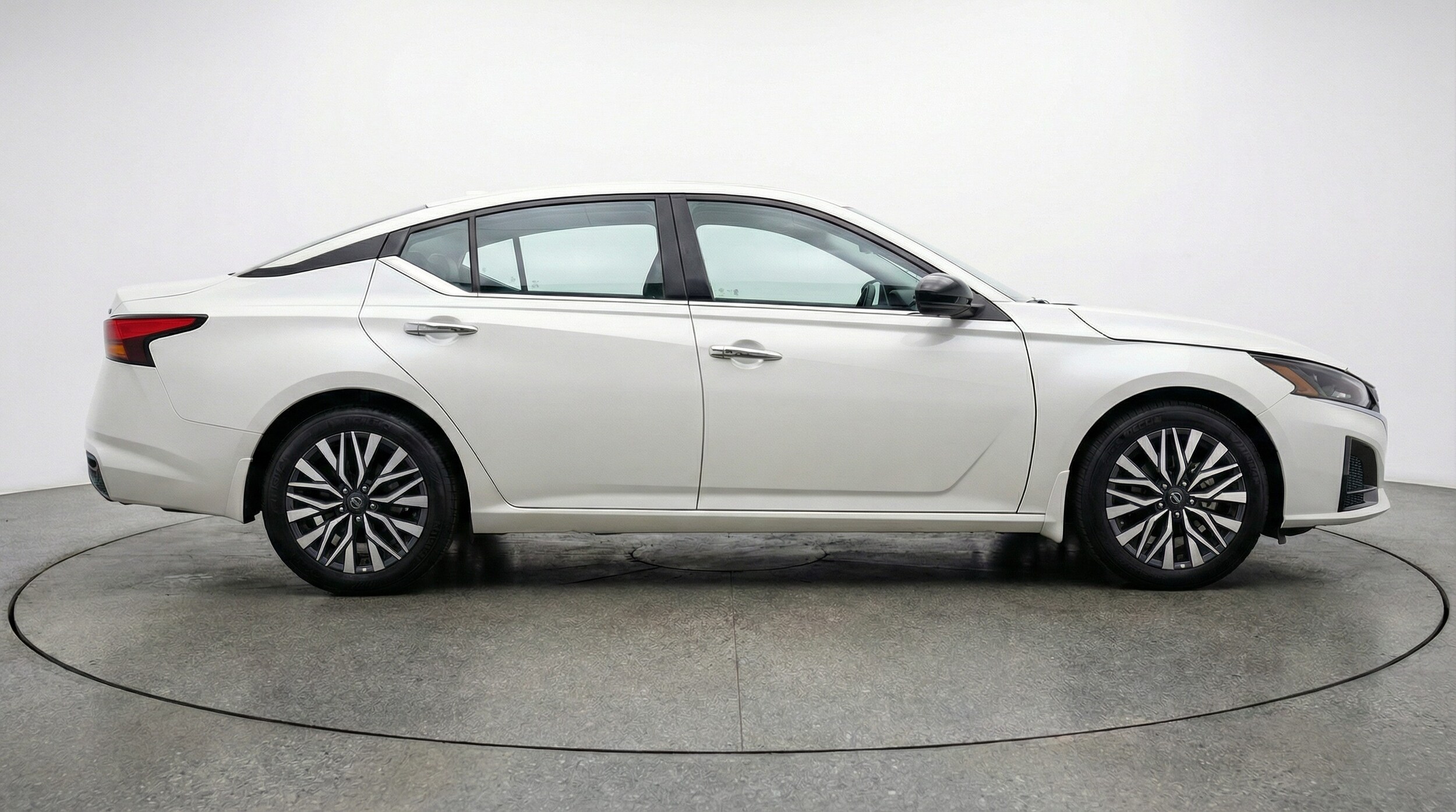 Thumbnail: 2025 Nissan Altima - 8