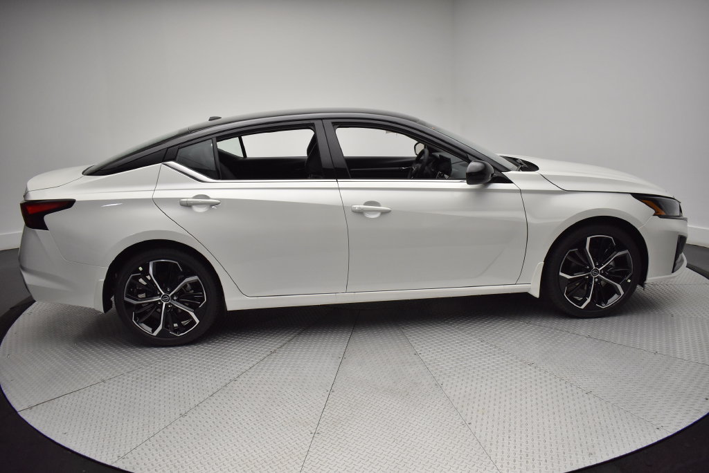 New 2026 Nissan Altima SR Sedan