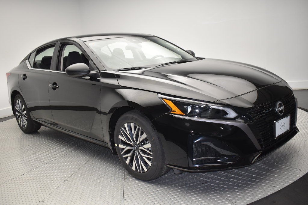 New 2026 Nissan Altima SV Sedan