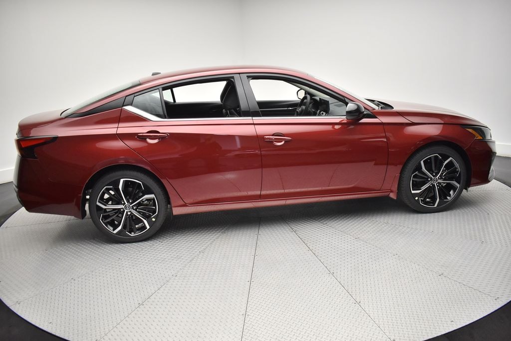 New 2026 Nissan Altima SR Sedan