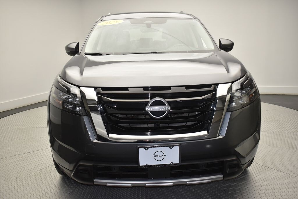 Used 2025 Nissan Pathfinder SL SUV