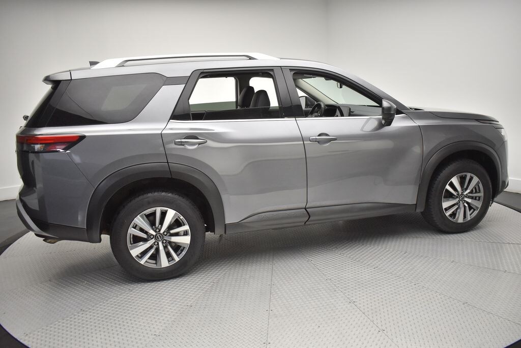 Used 2025 Nissan Pathfinder SL SUV